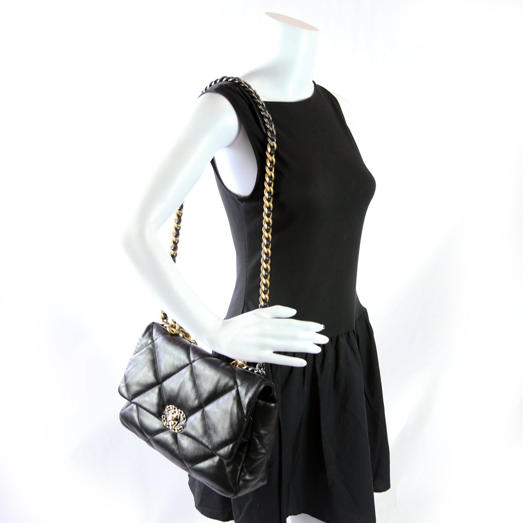 Quilted Goatskin 19 Large Flap 31M Black