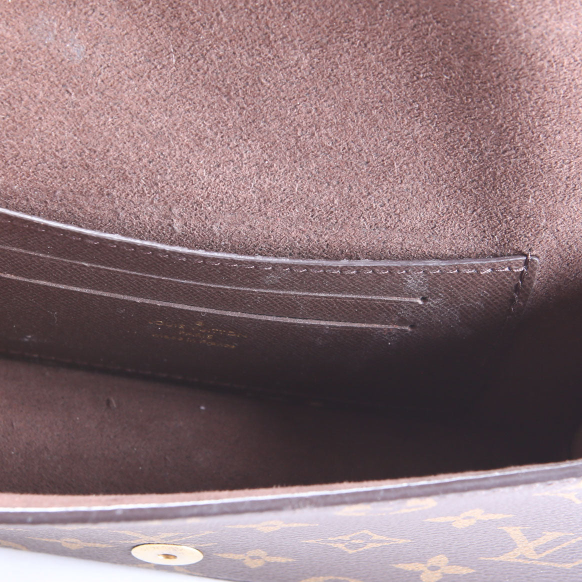 Lily Wallet On Chain Monogram