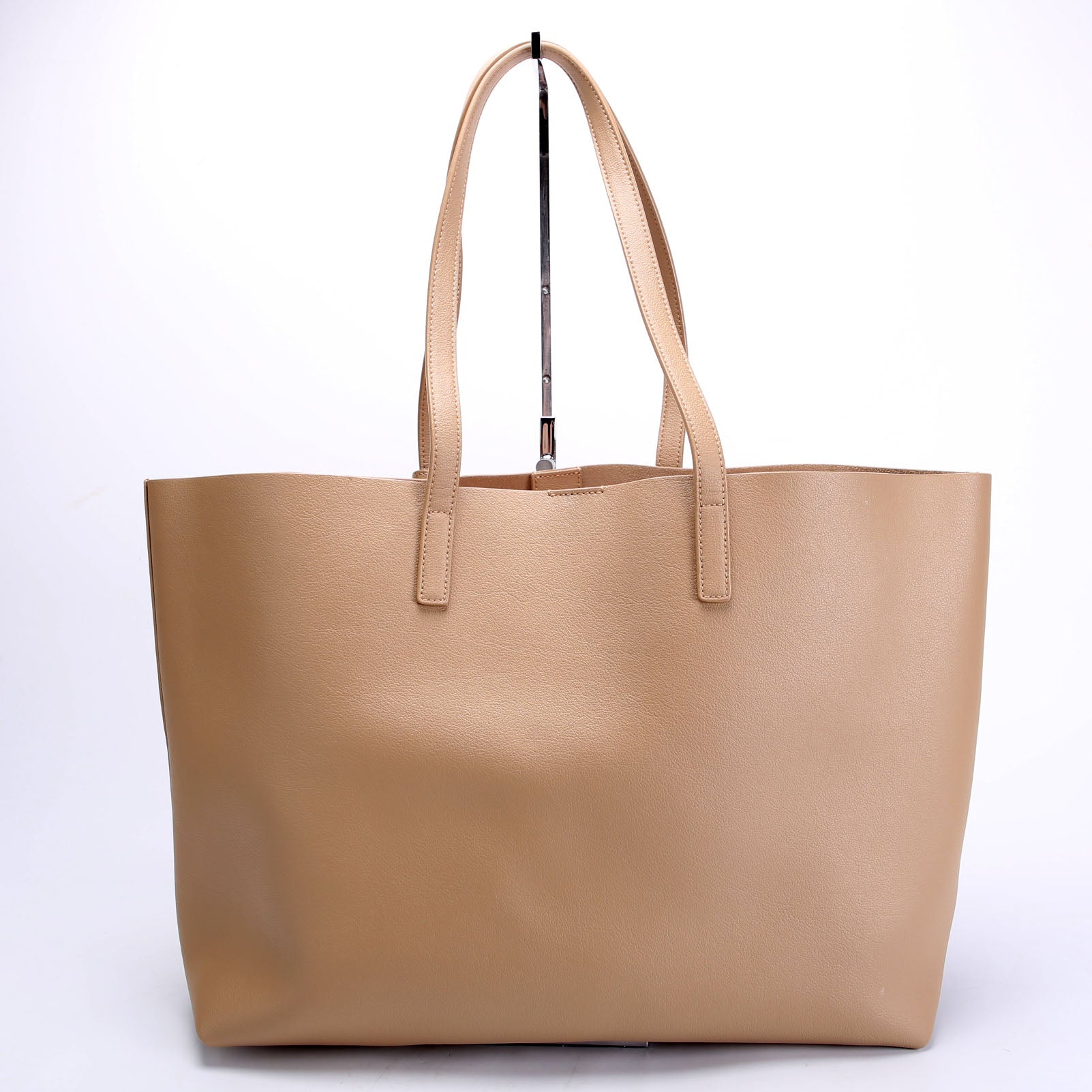 Shopping Bag East/West Supple Leather 600281 Beige