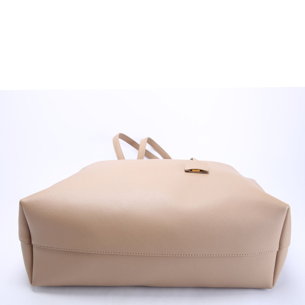 Shopping Bag East/West Supple Leather 600281 Beige