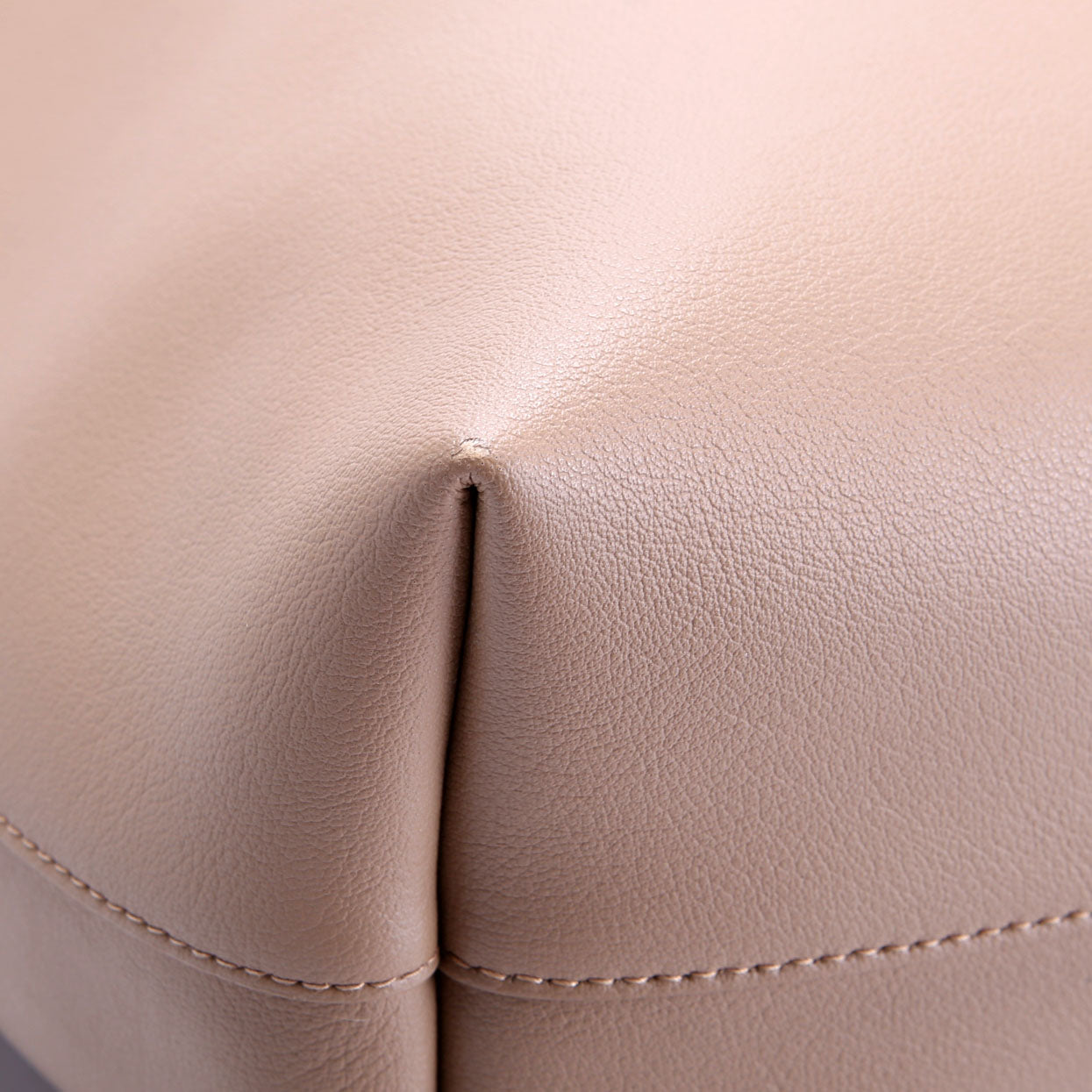 Shopping Bag East/West Supple Leather 600281 Beige