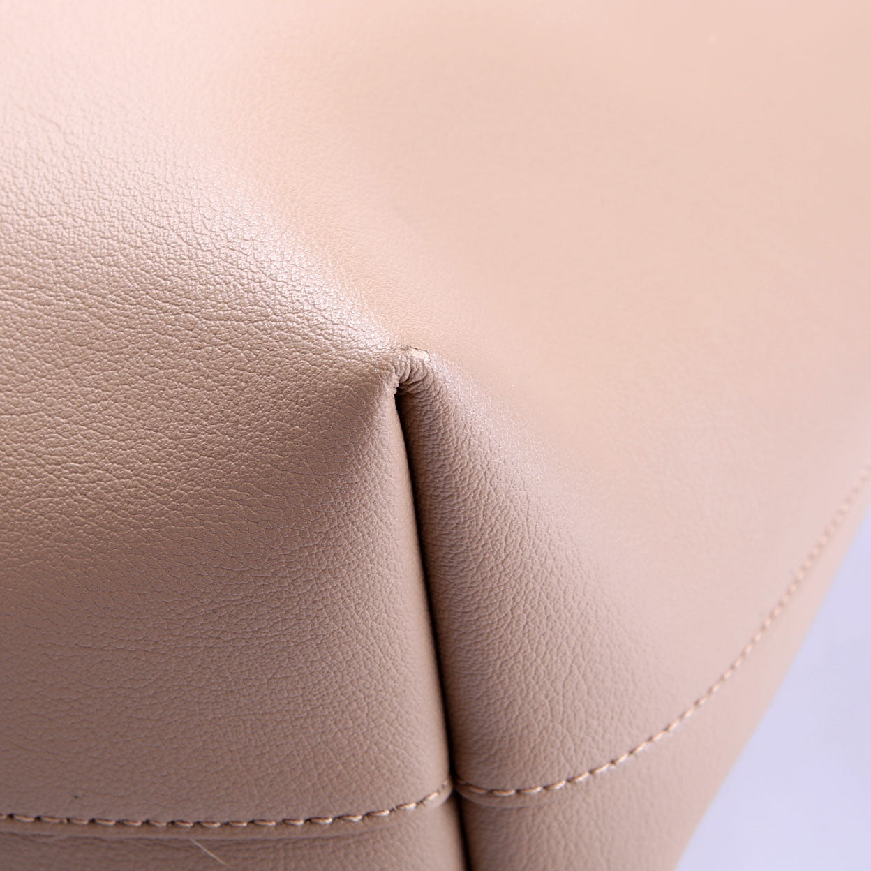 Shopping Bag East/West Supple Leather 600281 Beige