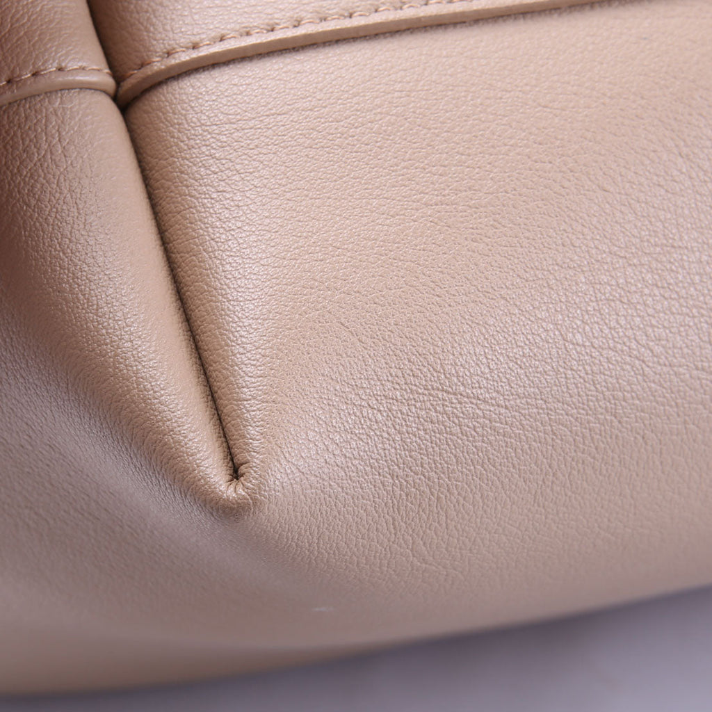 Shopping Bag East/West Supple Leather 600281 Beige