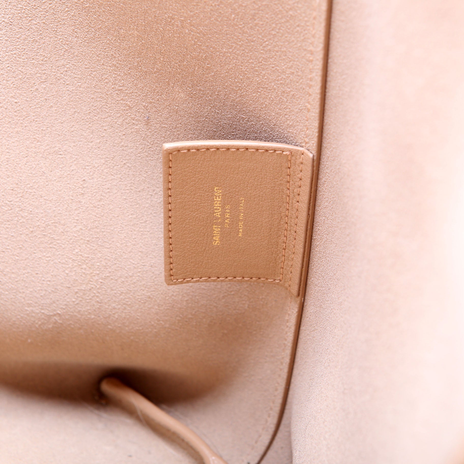 Shopping Bag East/West Supple Leather 600281 Beige