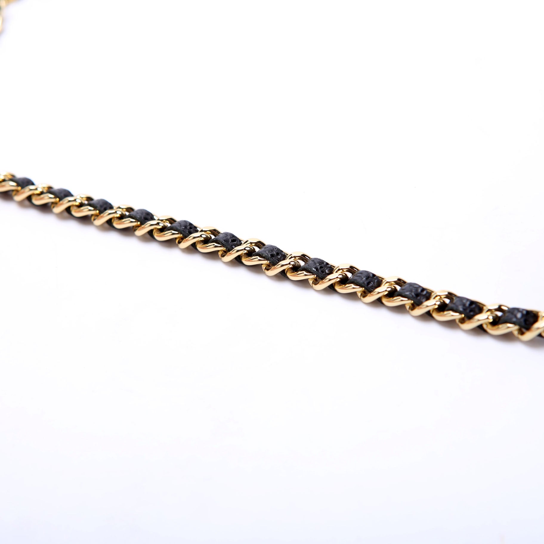 Wallet On Chain Classic Quilted Caviar Black