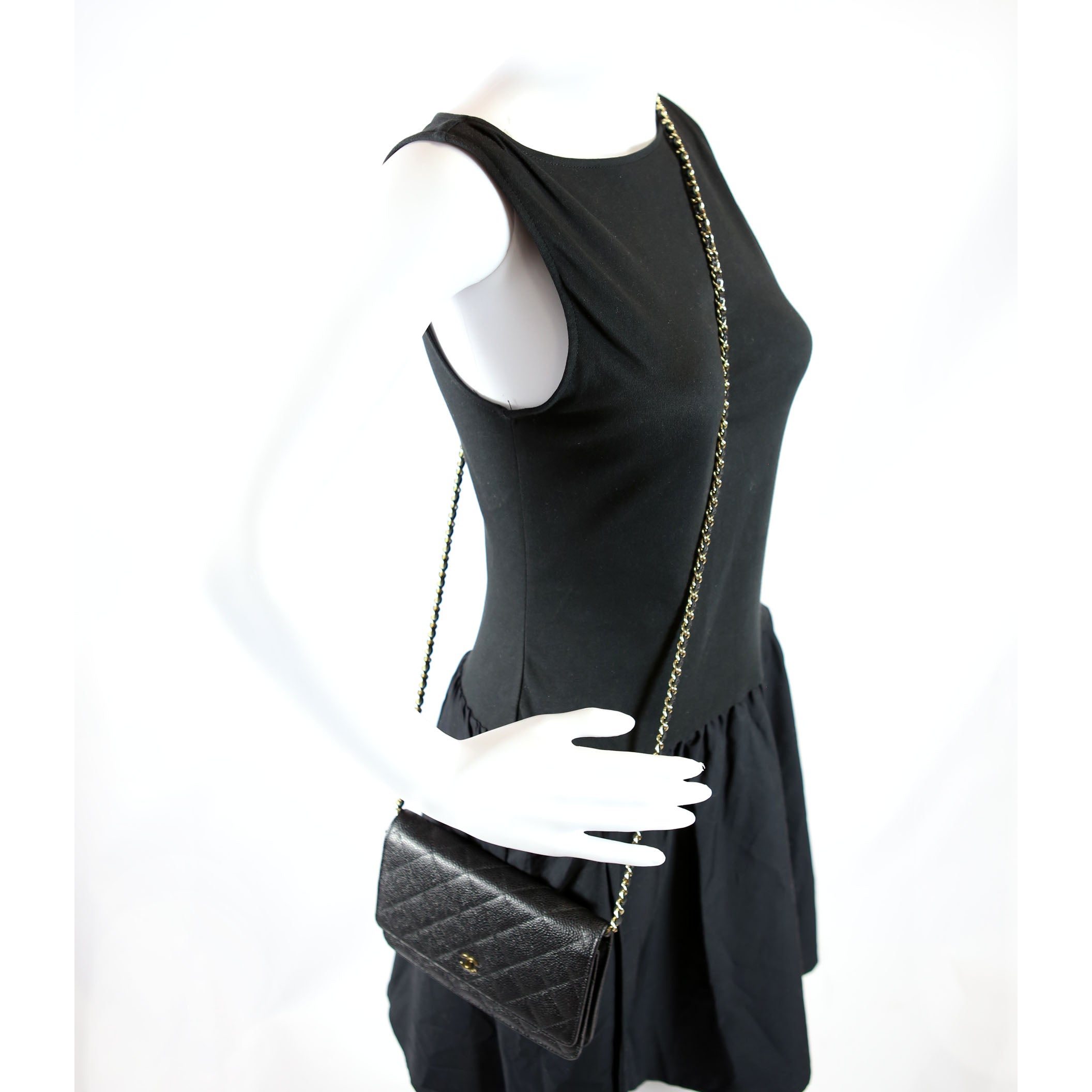 Wallet On Chain Classic Quilted Caviar Black