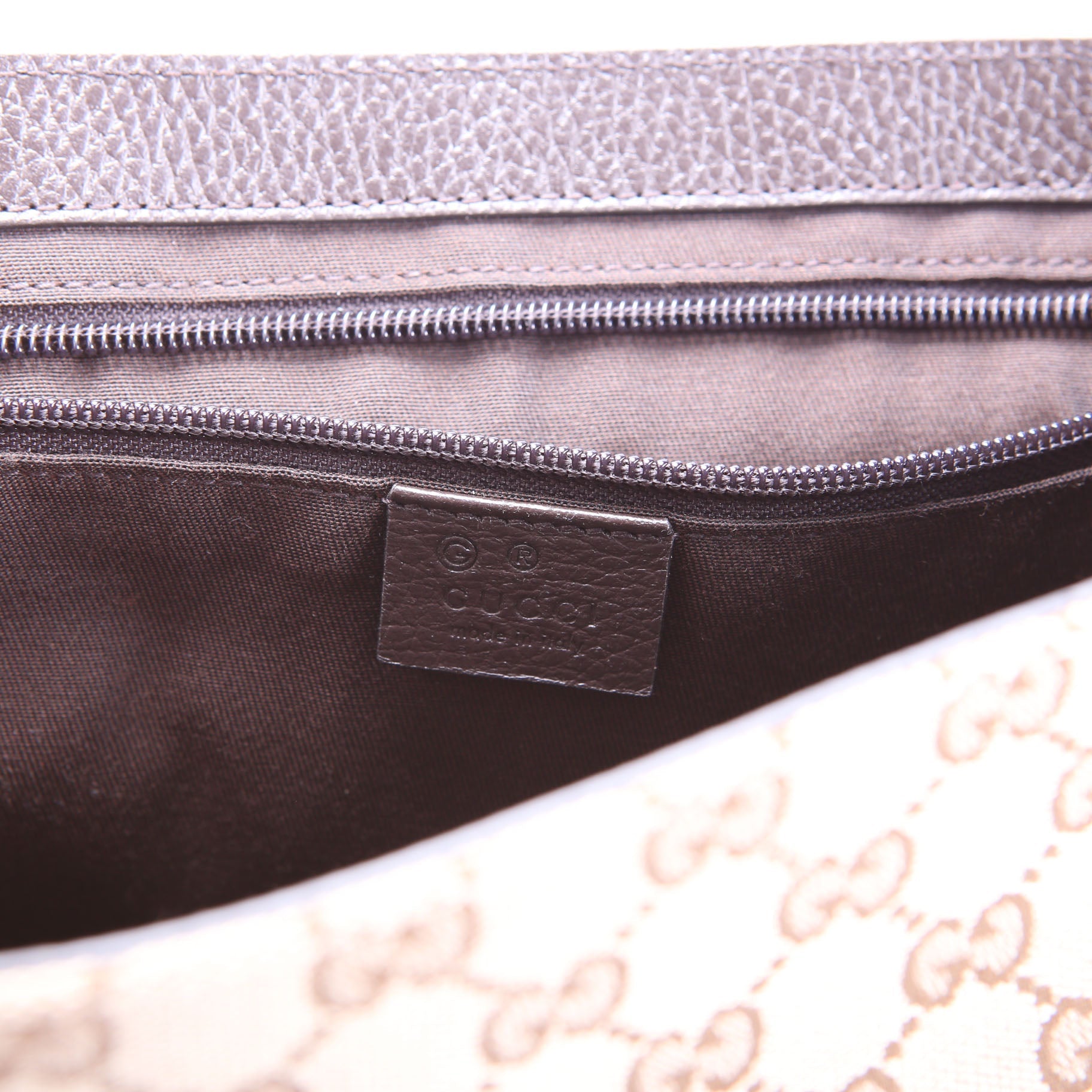 449172 GG Canvas Messenger