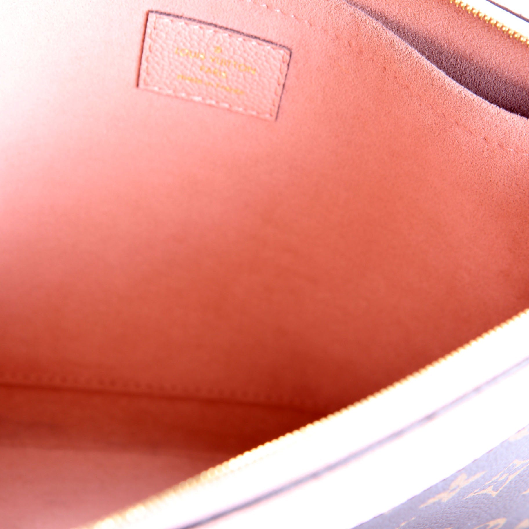 Daily Pouch Monogram Pink