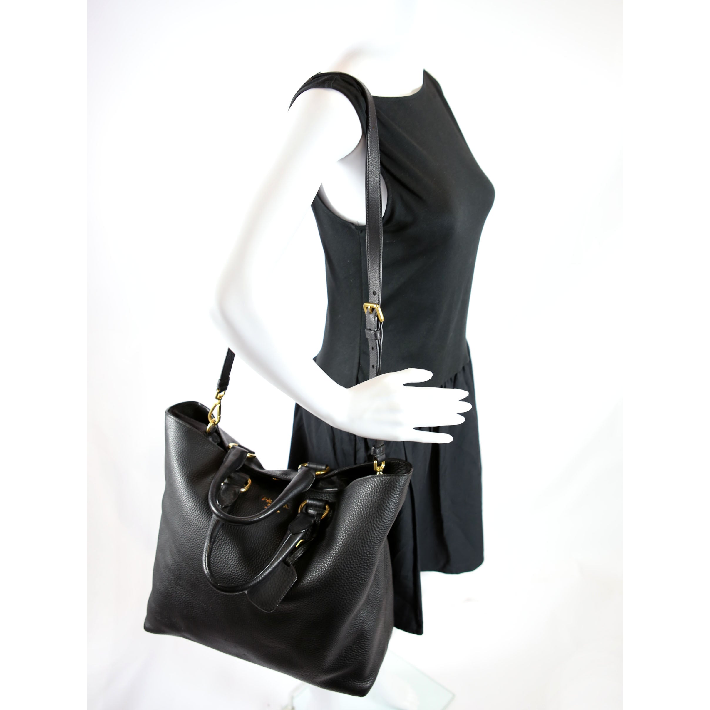1BG865 Vitello Phenix Shopper Tote Black
