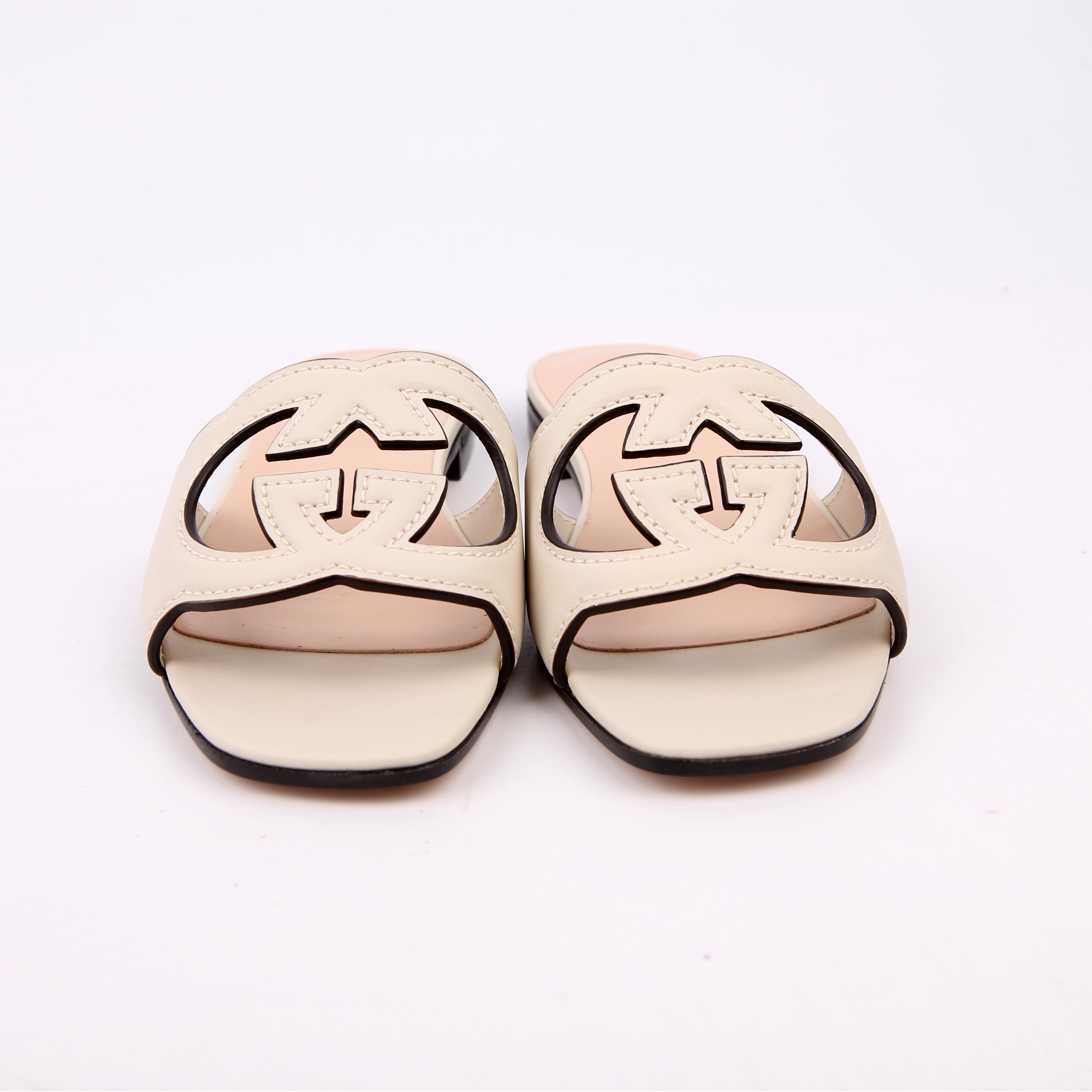 Cutout Slide Size 36.5 White