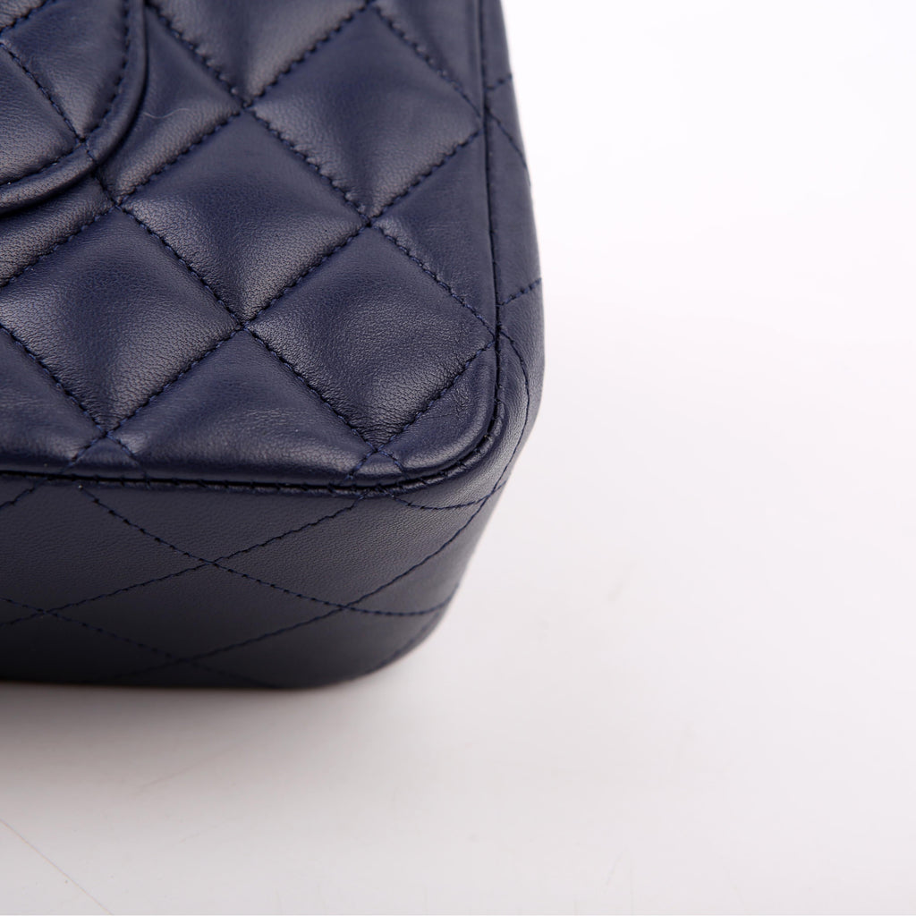 Classic Flap Medium Lambskin Blue 29M