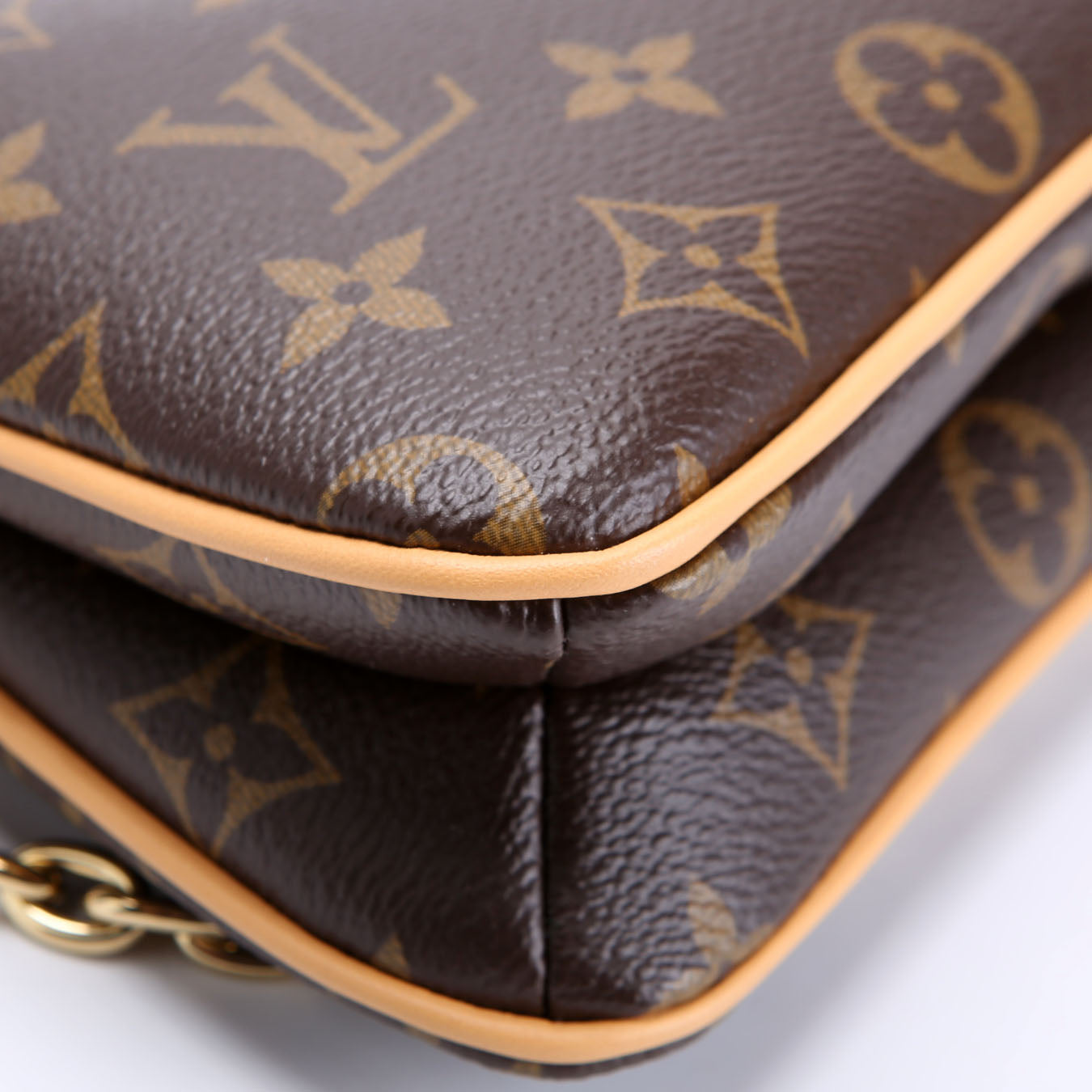 Pochette Liv Monogram
