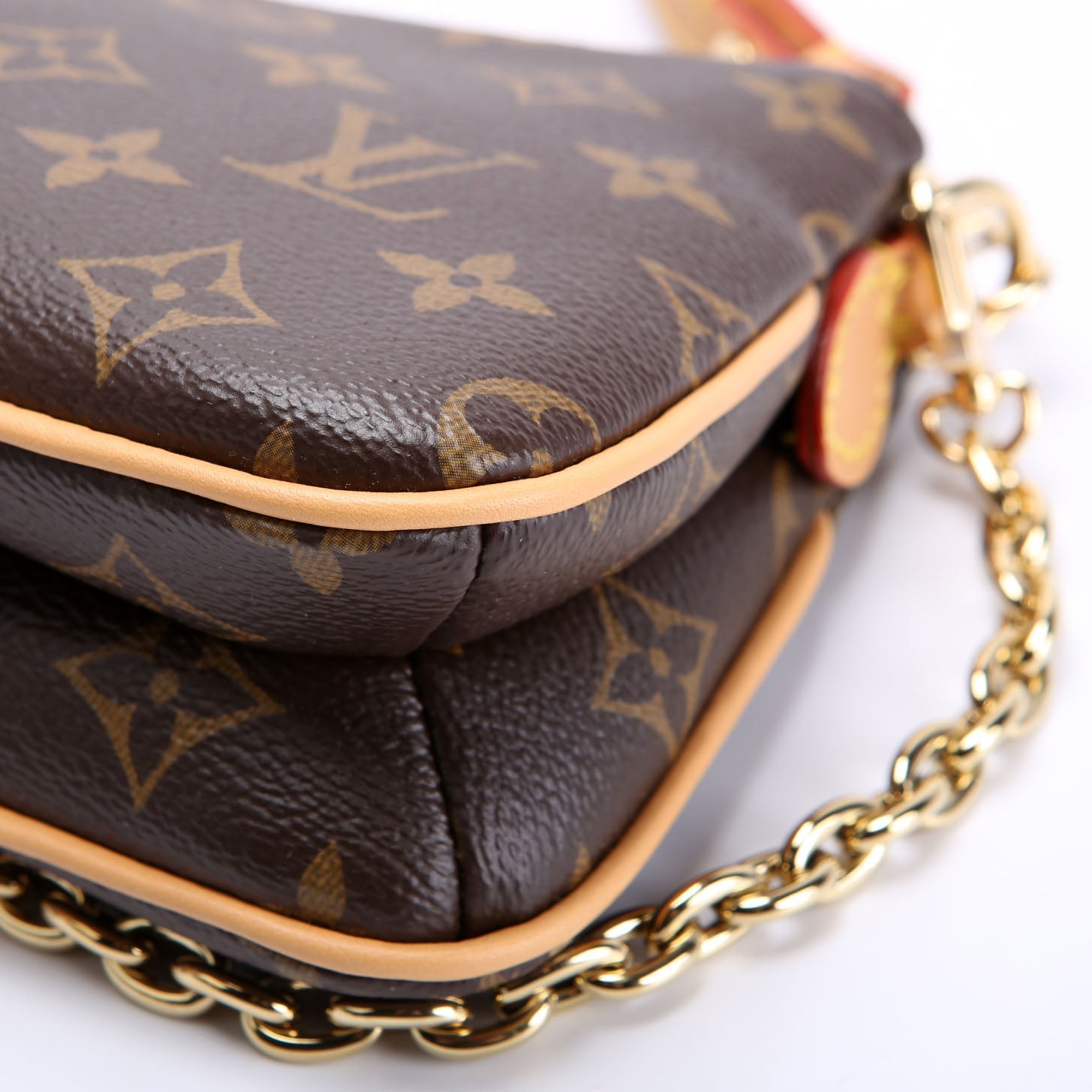 Pochette Liv Monogram