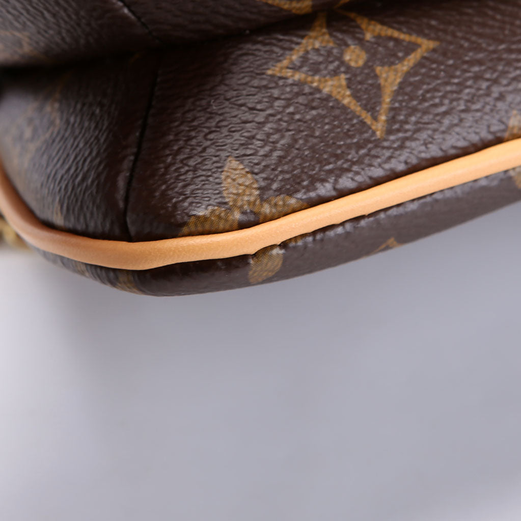 Pochette Liv Monogram