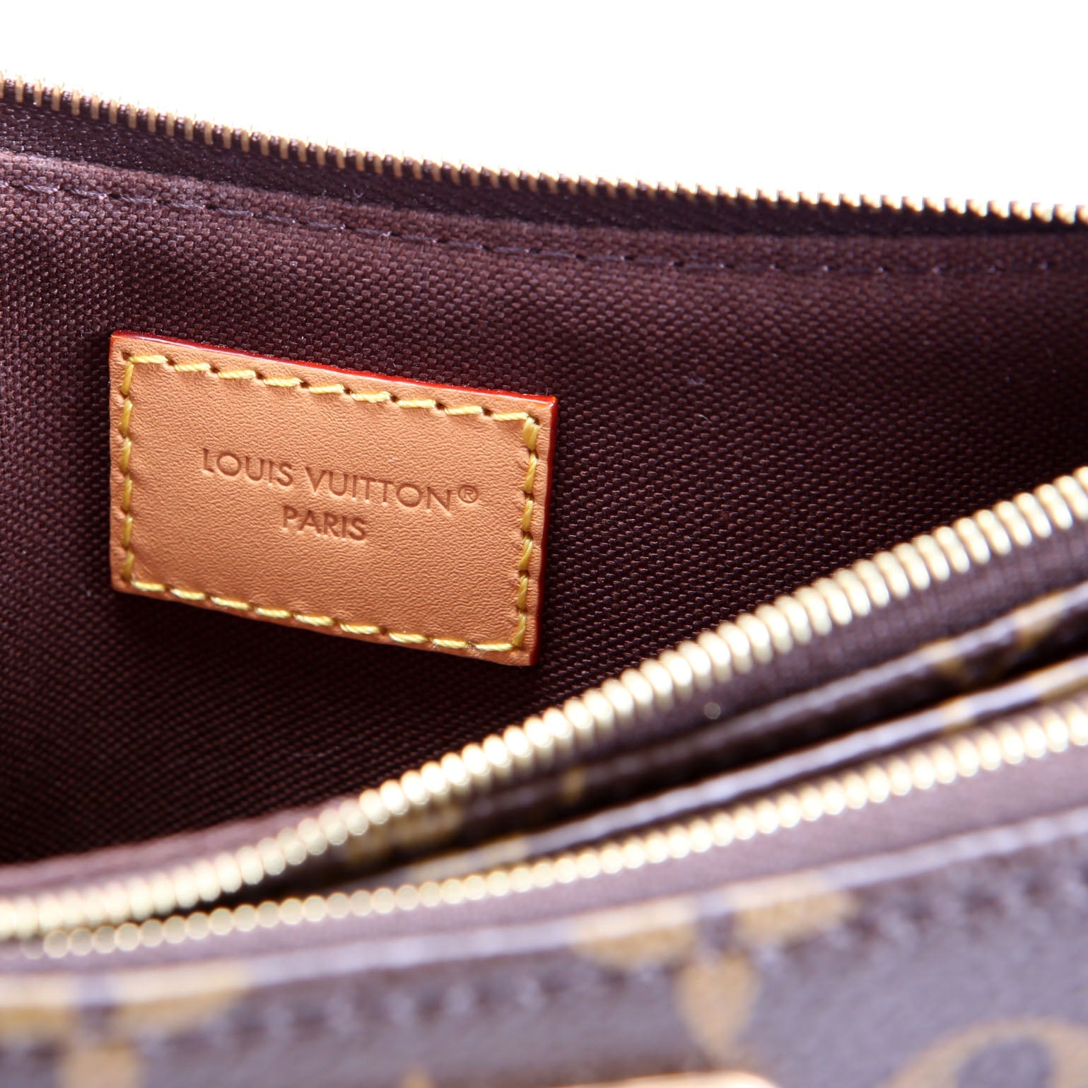Pochette Liv Monogram