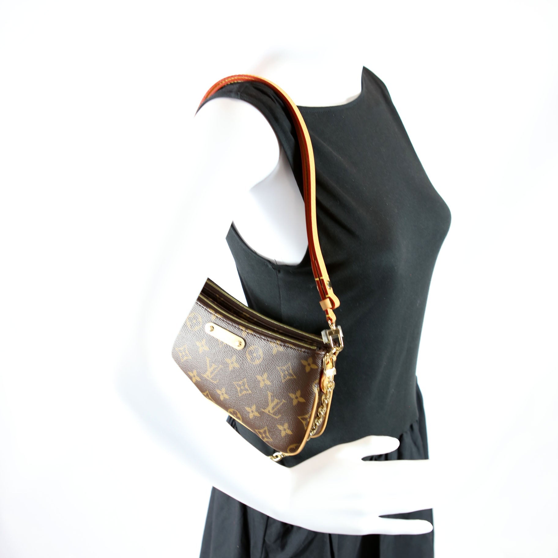 Pochette Liv Monogram