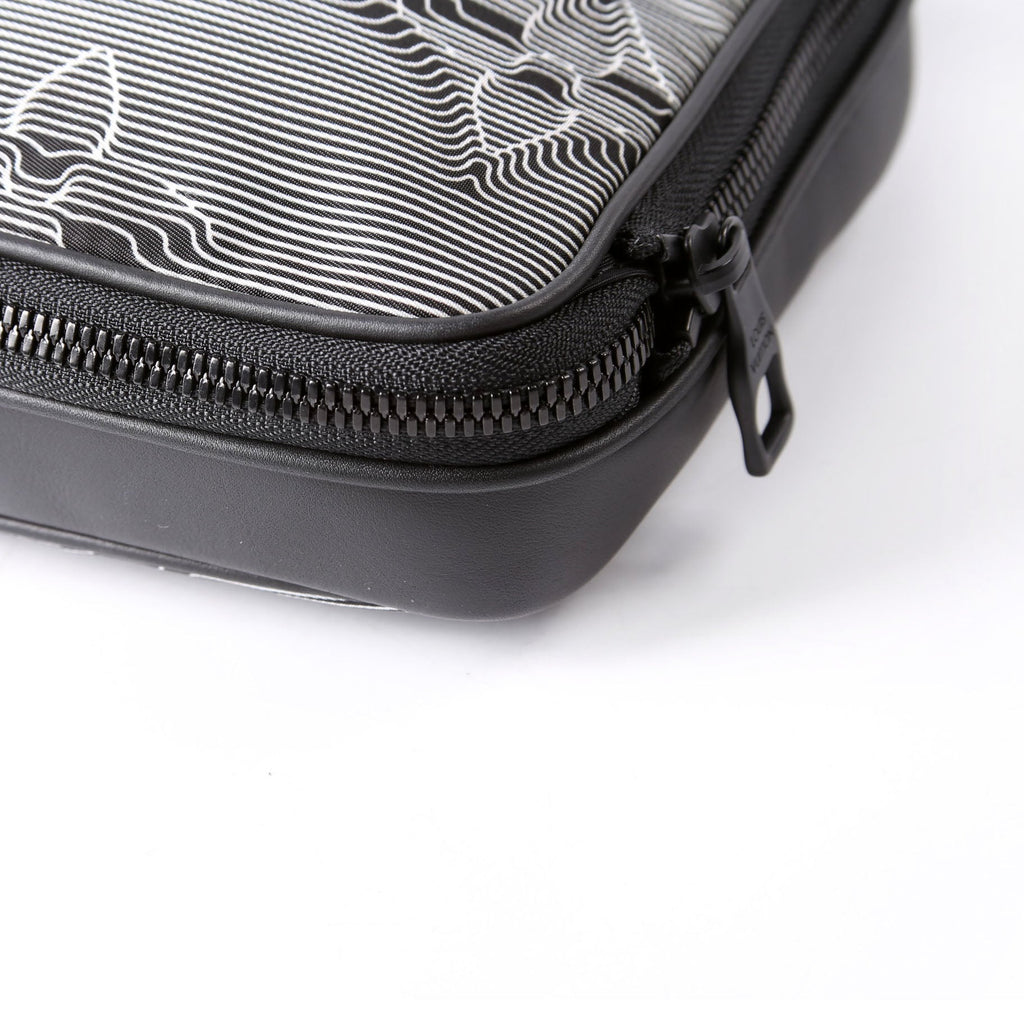 Expandable Messenger Capsule 2054 Calfskin Black/White