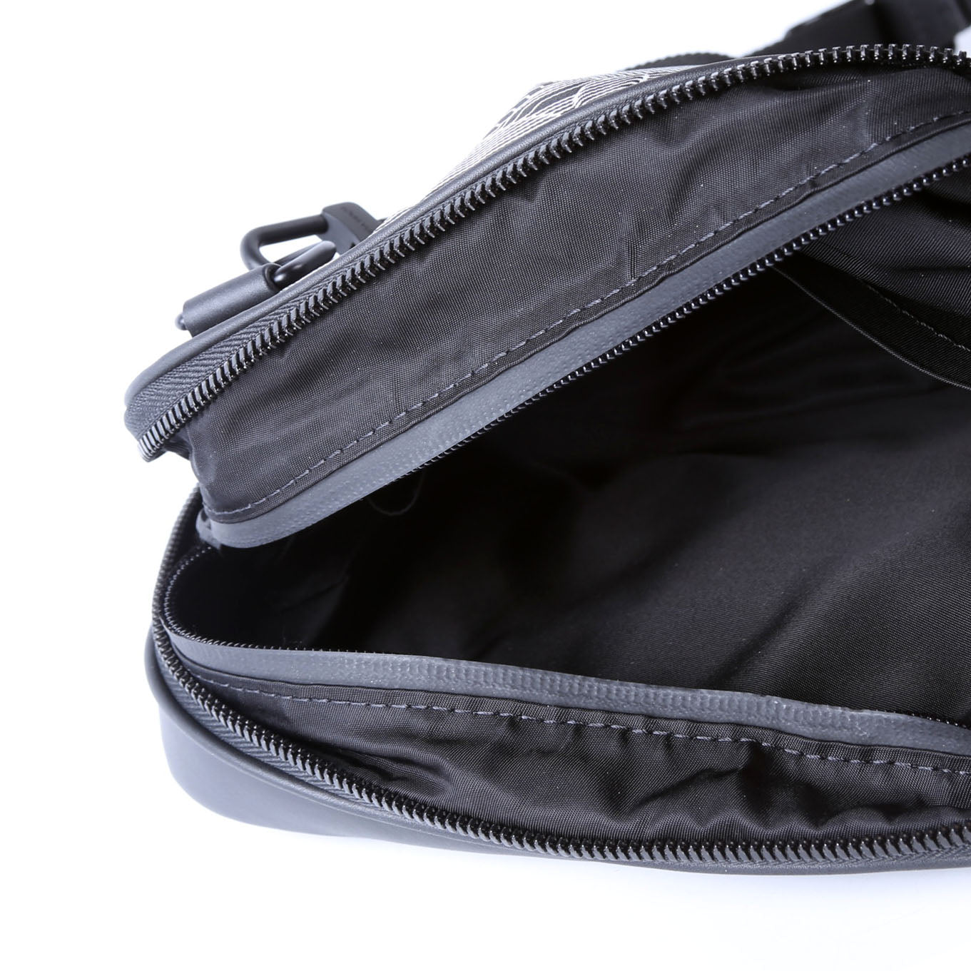 Expandable Messenger Capsule 2054 Calfskin Black/White