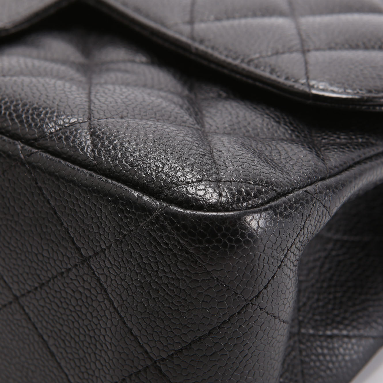 Classic Flap Jumbo Caviar 17-20M Black