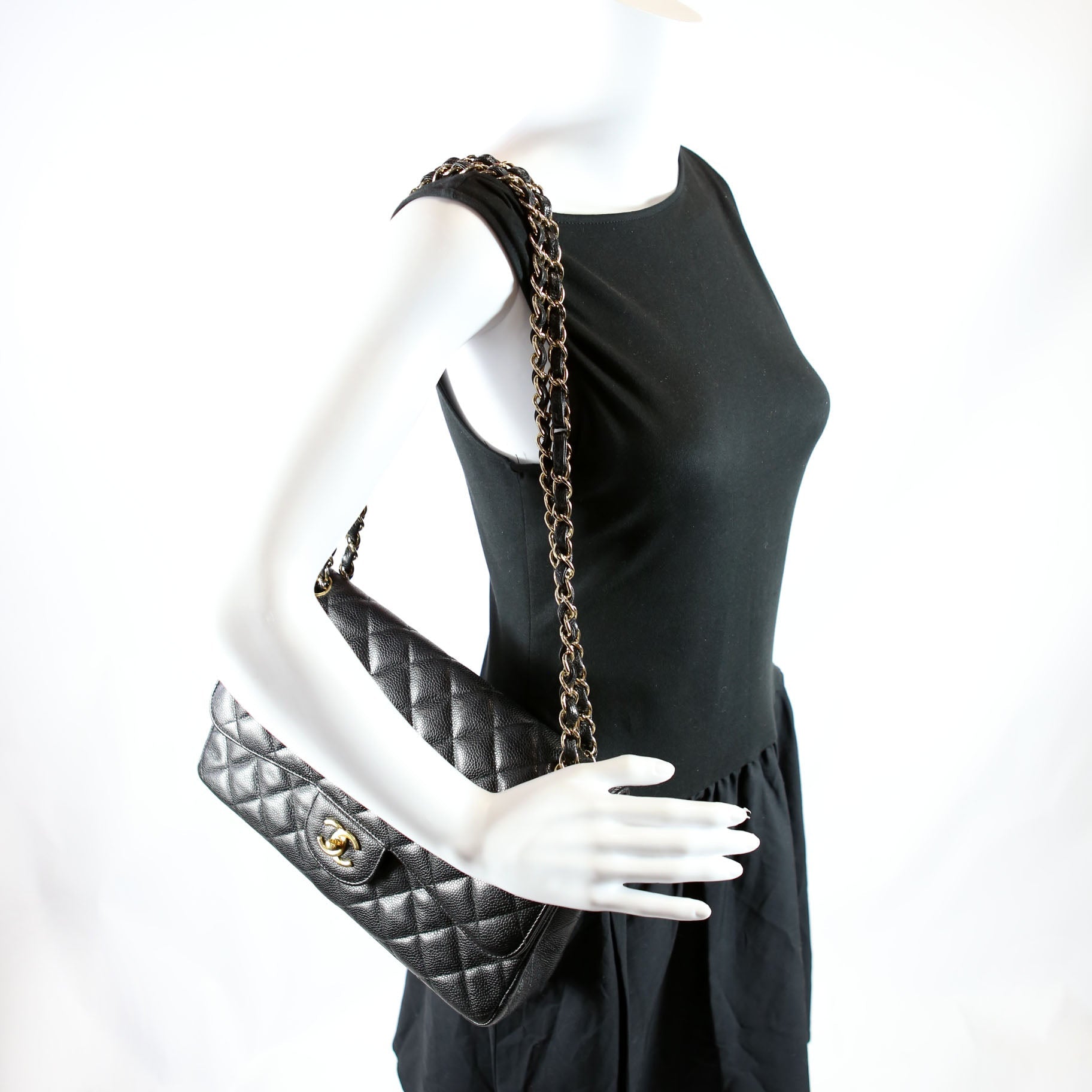 Classic Flap Jumbo Caviar 17-20M Black