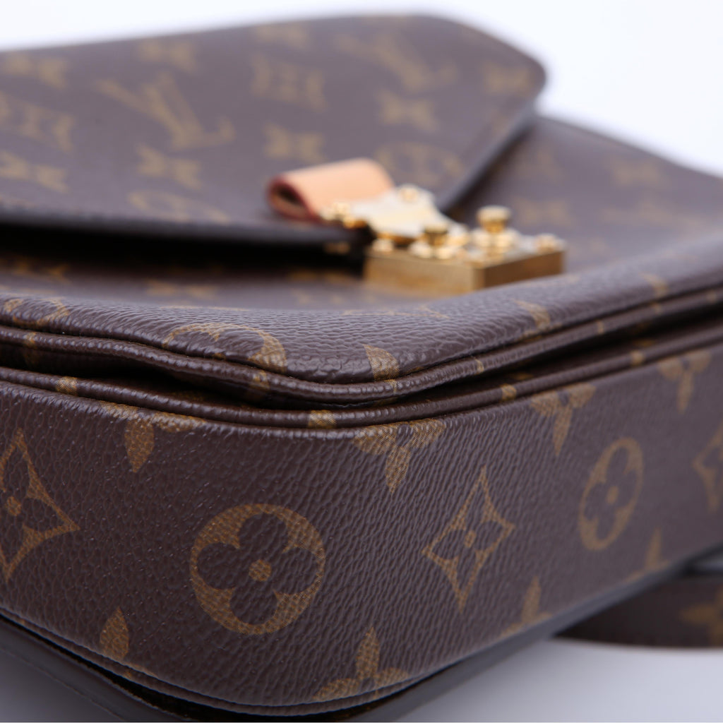Pochette Metis Monogram