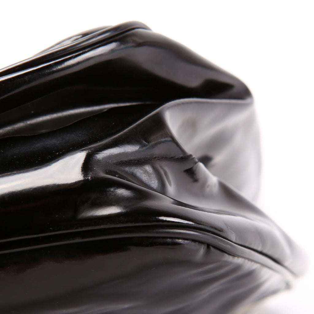 257265 Colbert Small Patent Hobo Vitnage