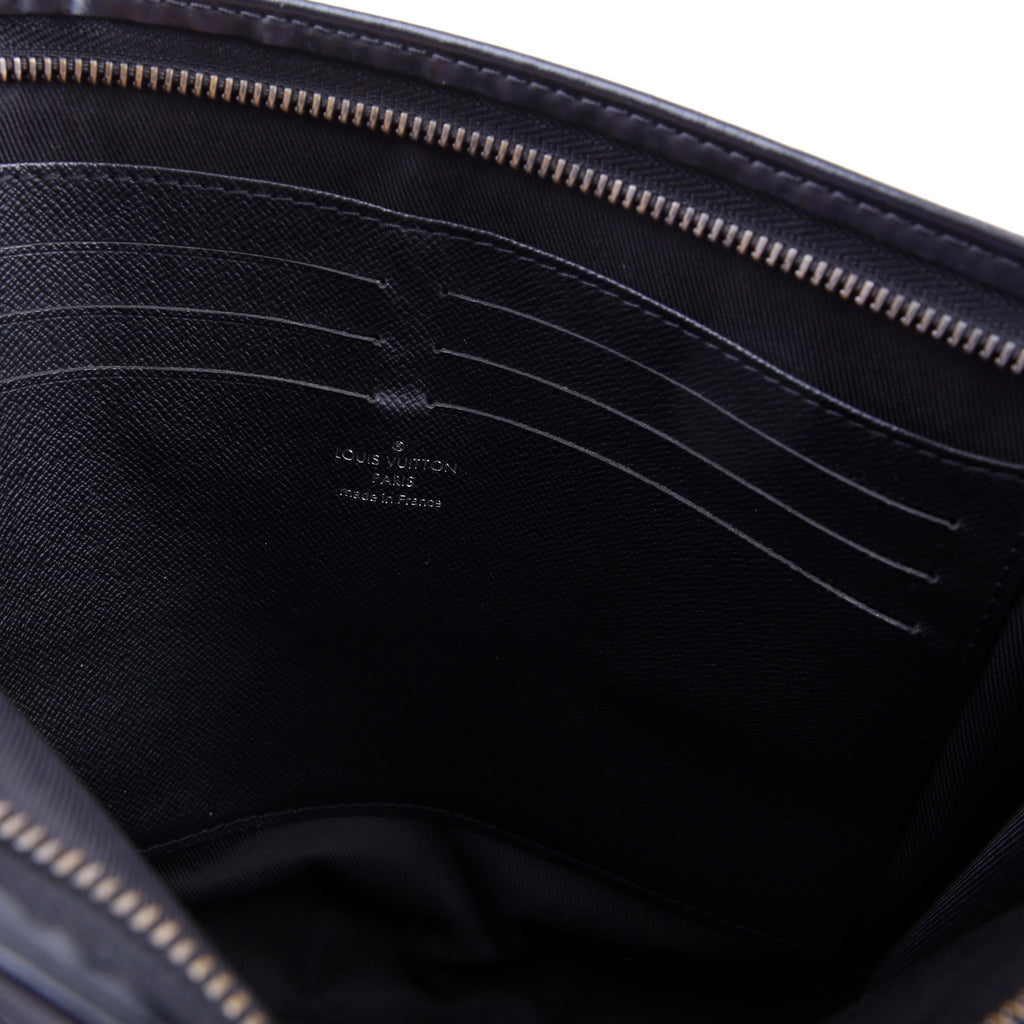 Pochette Voyage MM Monogram Eclipse