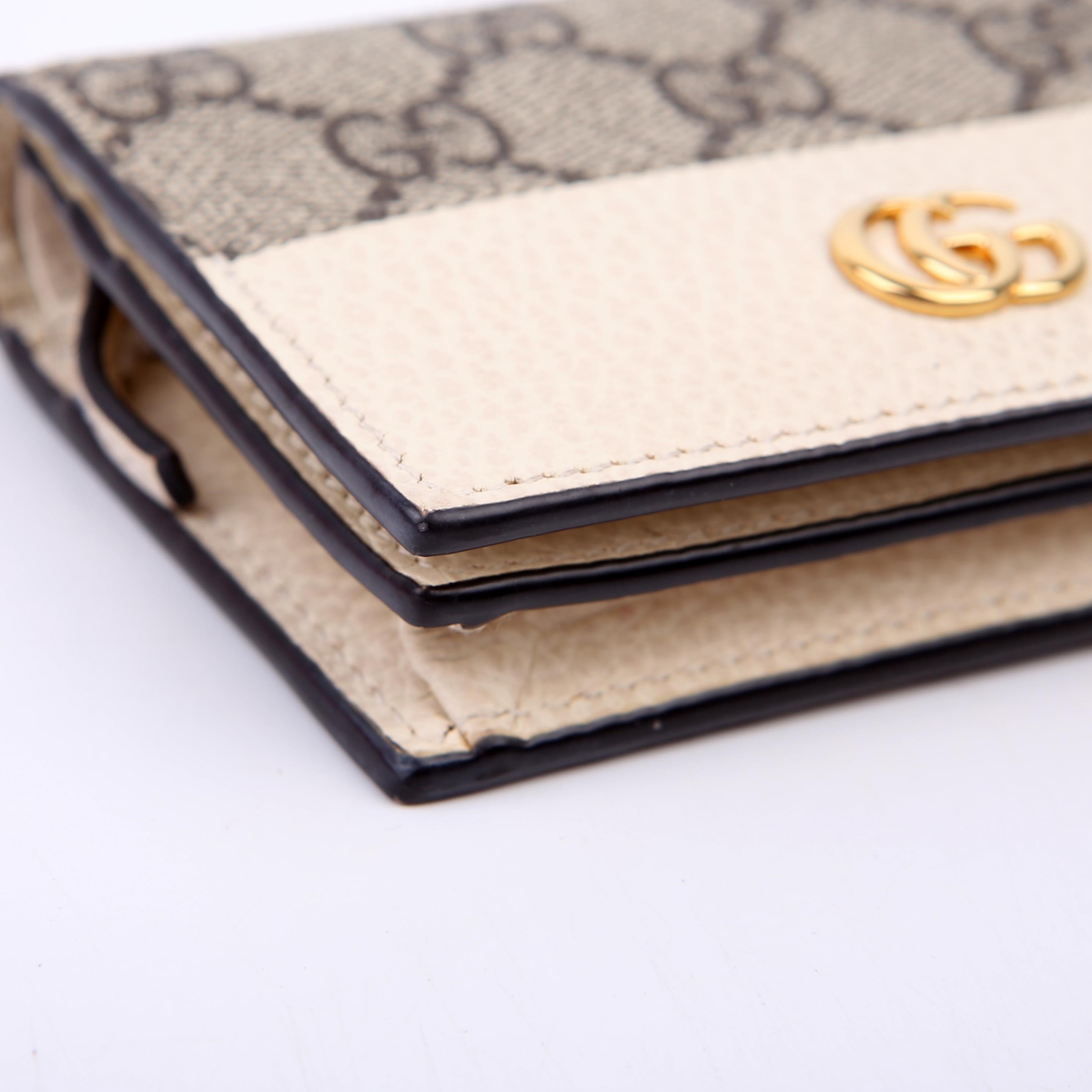 658610 GG Supreme Marmont Card Case White