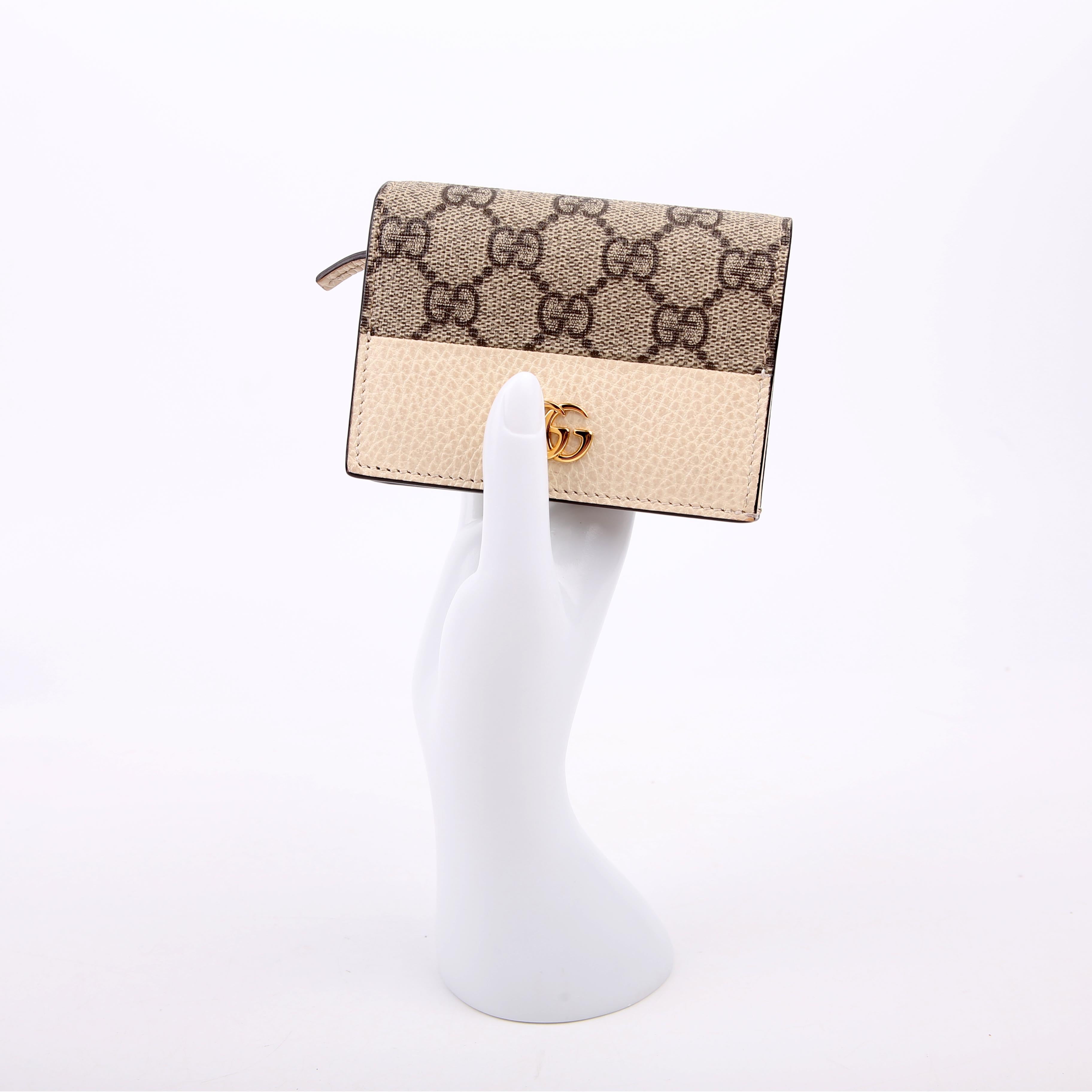 658610 GG Supreme Marmont Card Case White