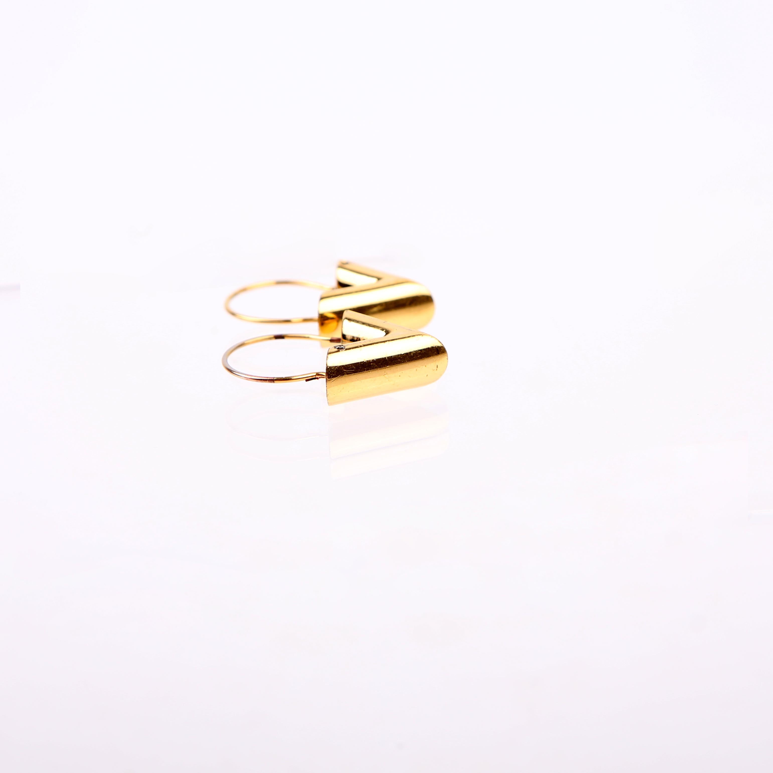 Essential V Hoop Earrings Gold