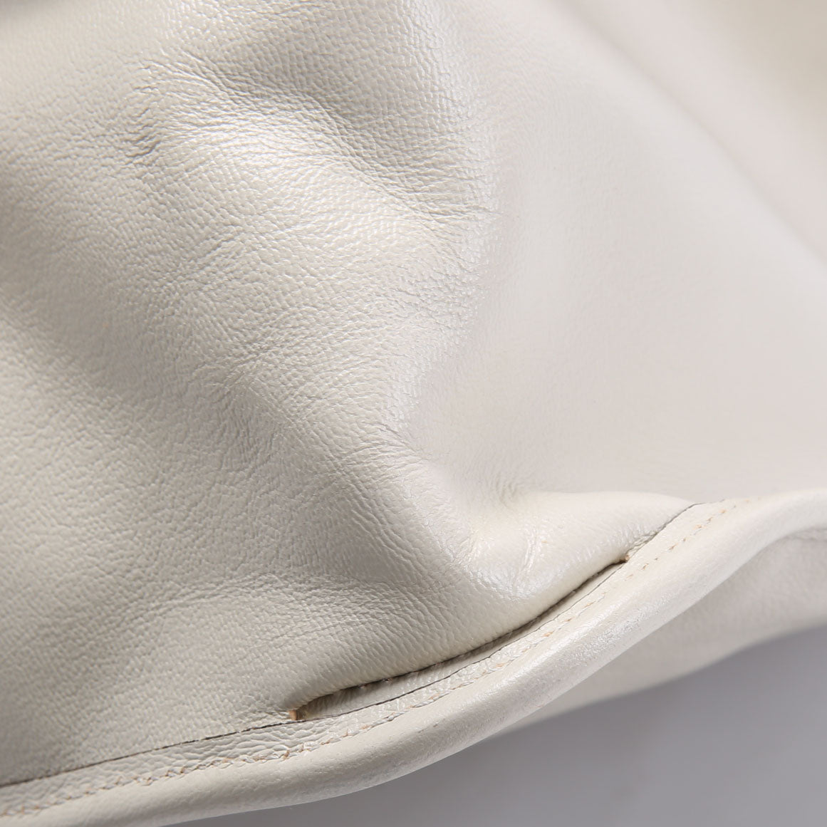 623694 1955 Horsebit Tote White