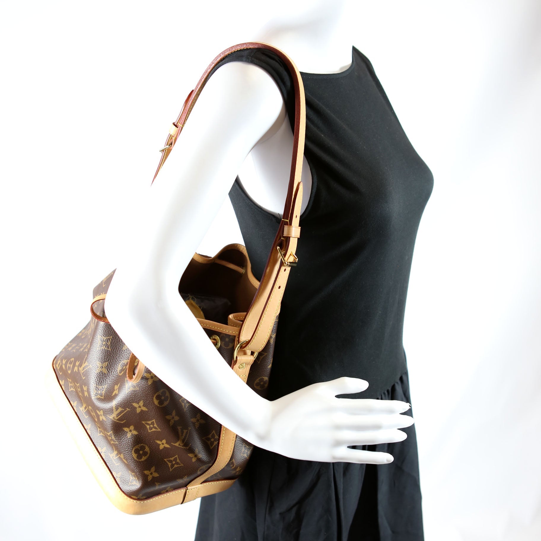Noe Petit NM Monogram