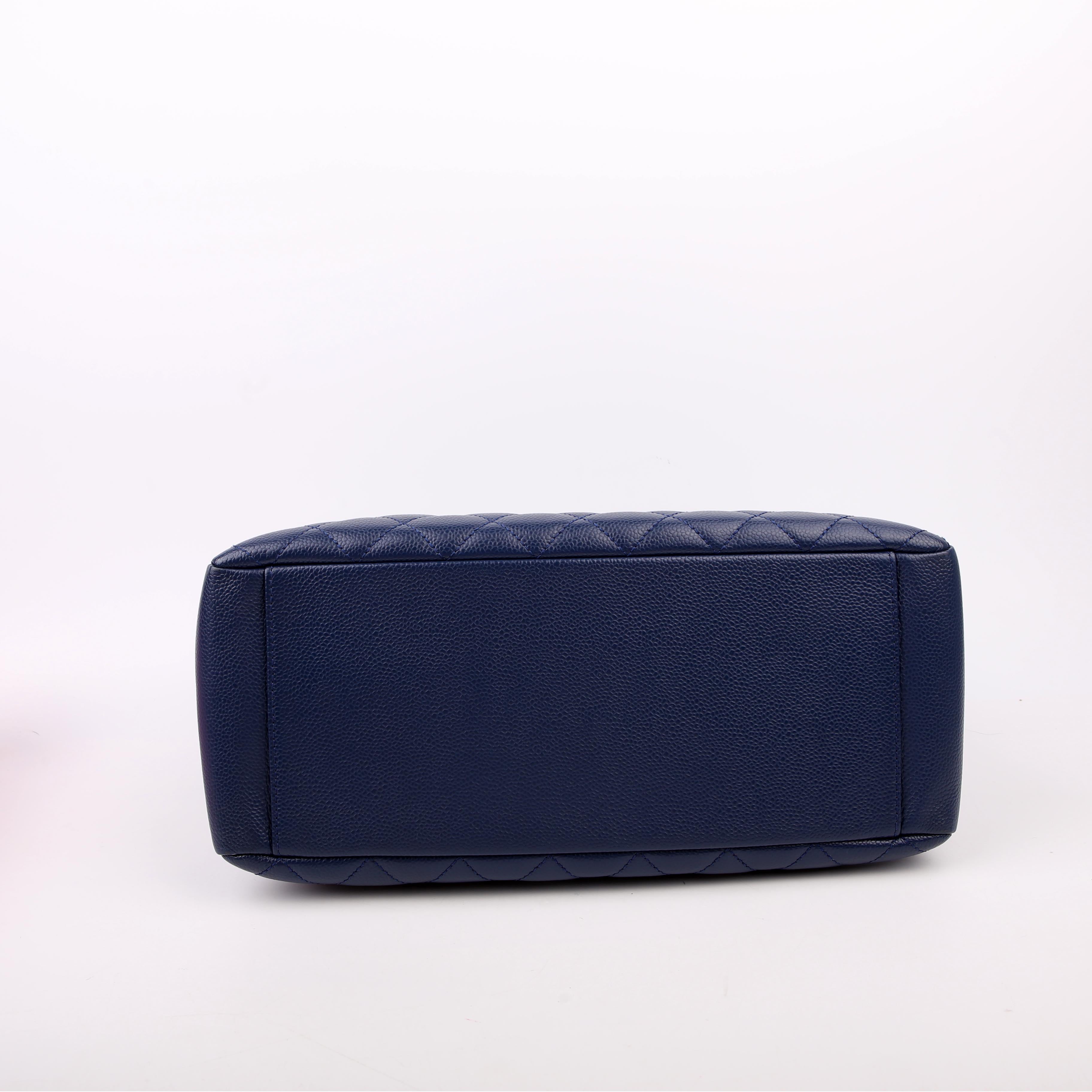 Grand Shopping Tote Caviar Blue