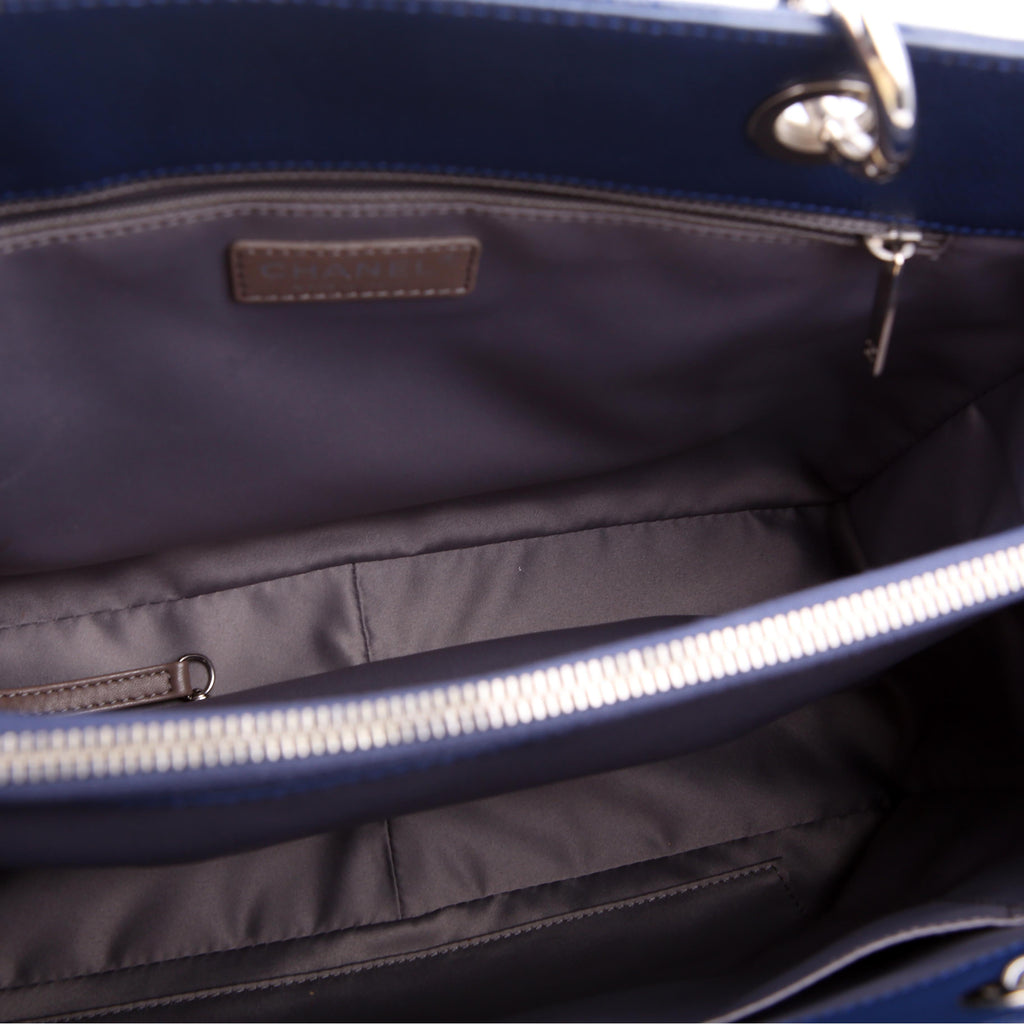 Grand Shopping Tote Caviar Blue