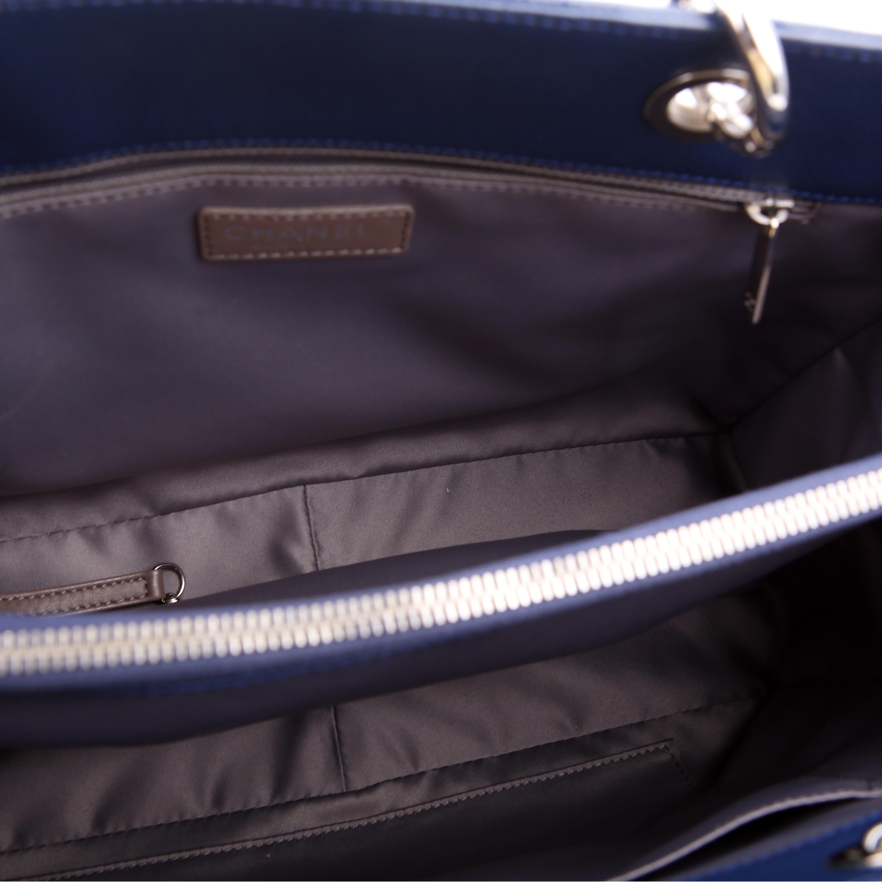 Grand Shopping Tote Caviar Blue