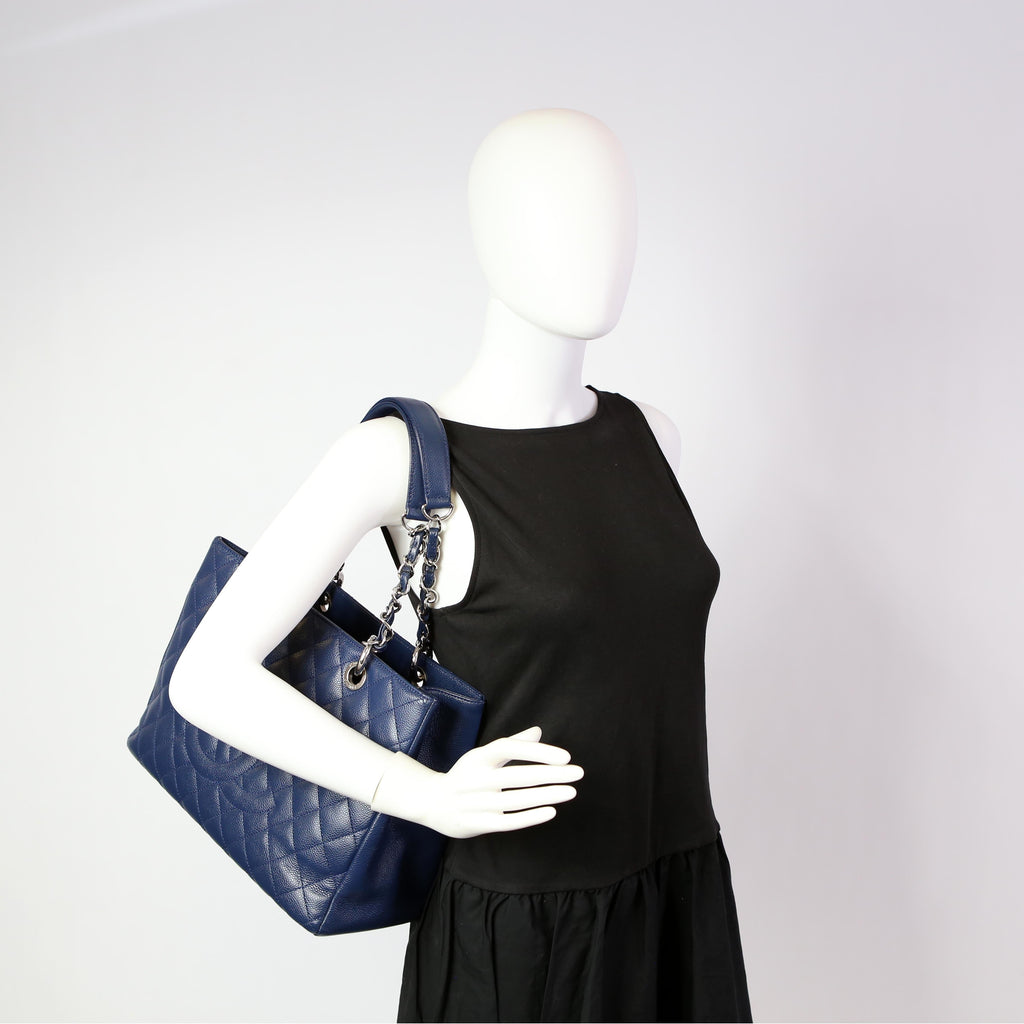 Grand Shopping Tote Caviar Blue