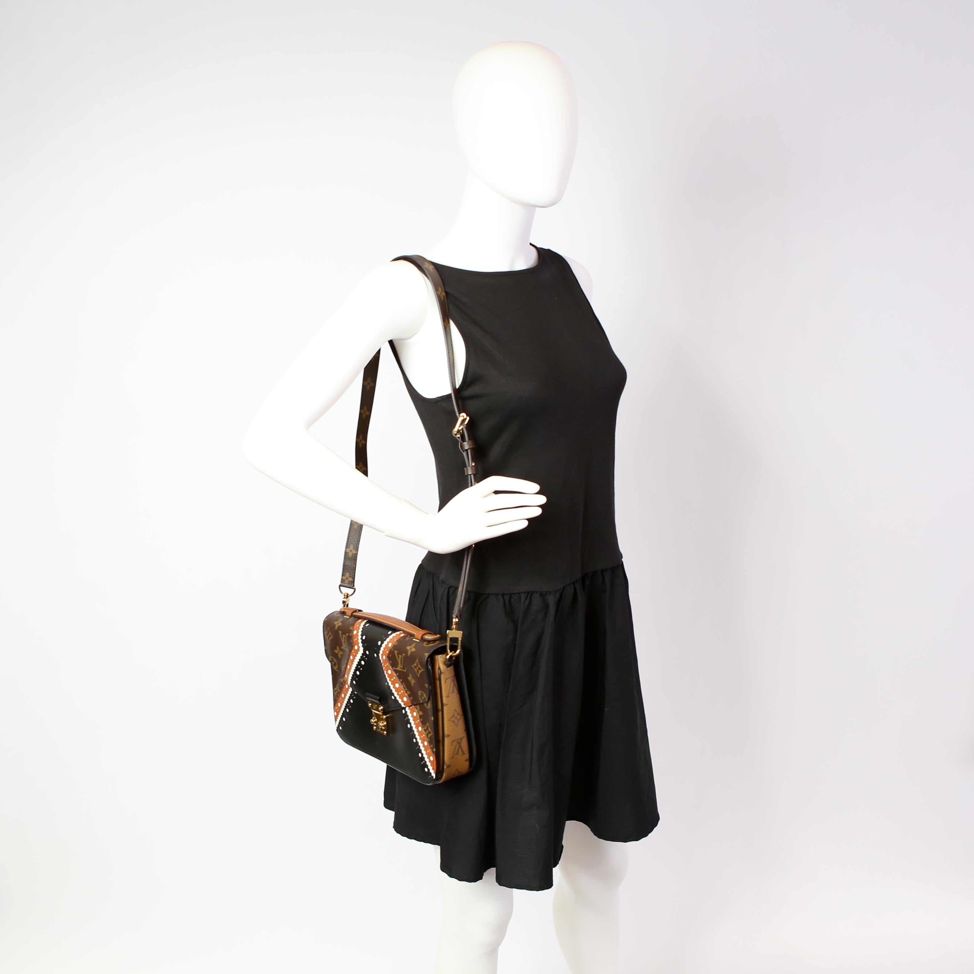 Pochette Metis Monogram Brogue Black/Brown