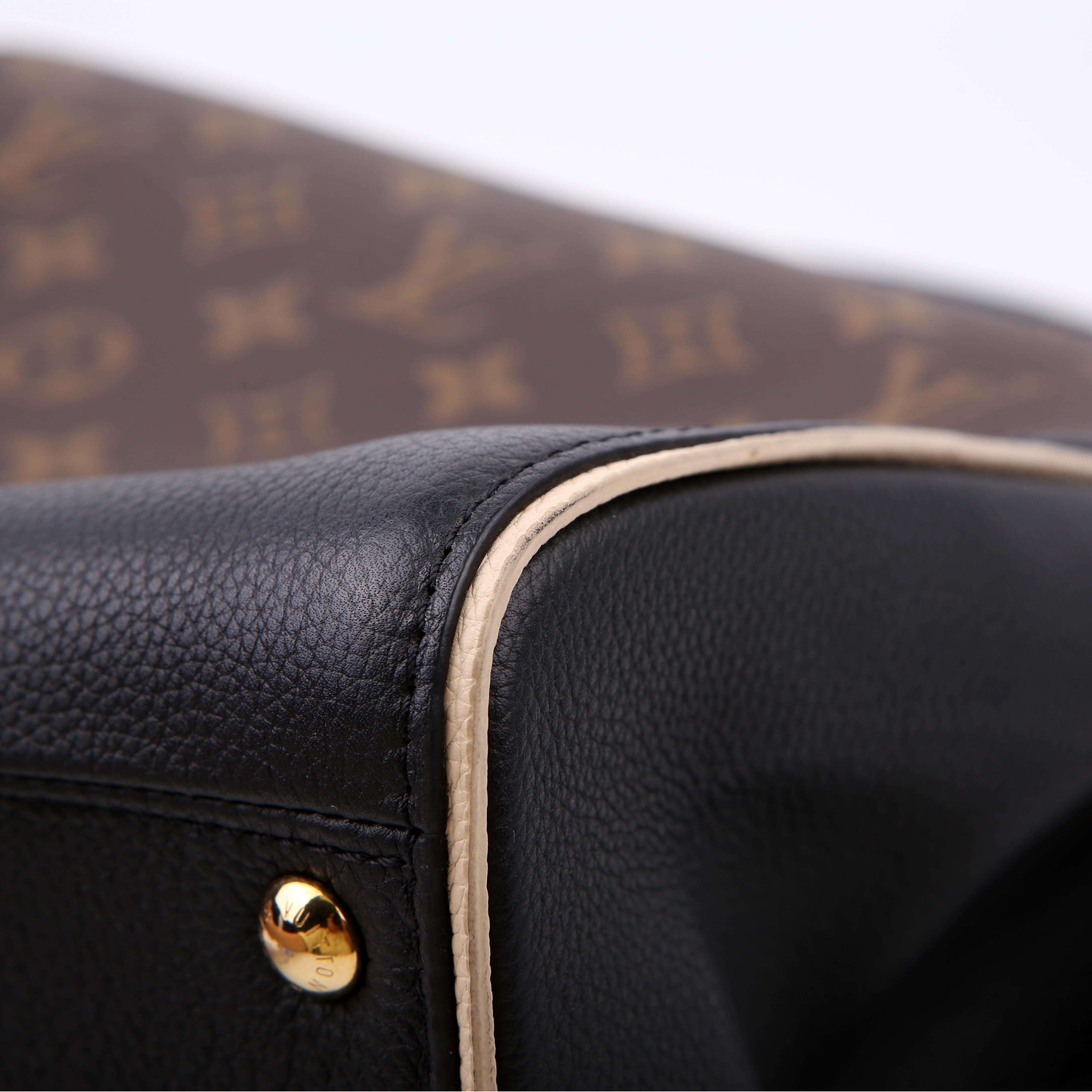 Double V Leather Black