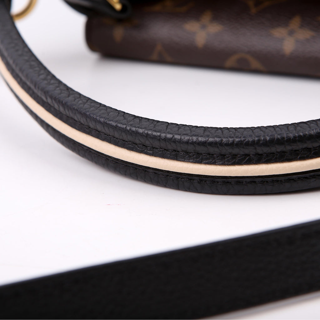 Double V Leather Black