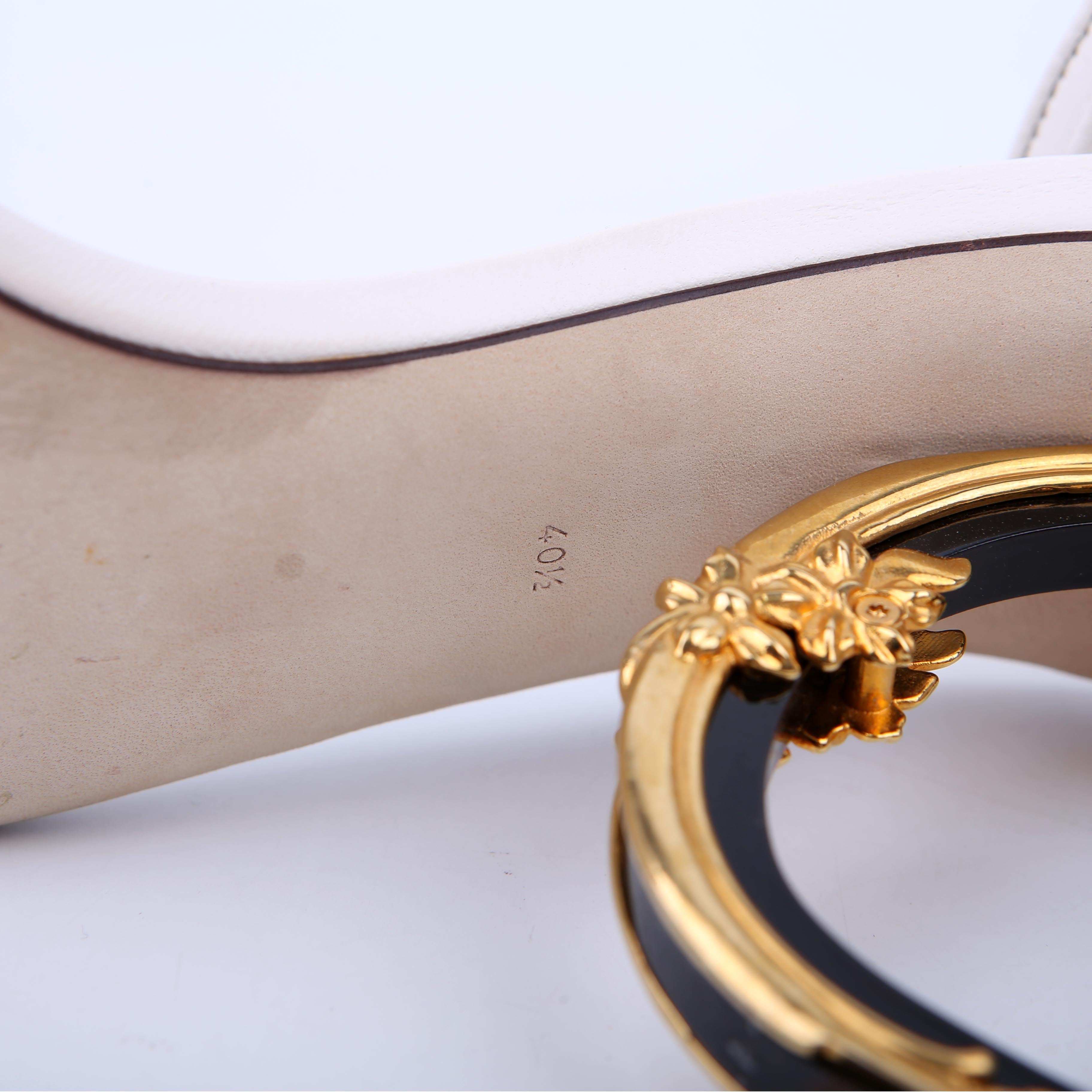 Sculpted Baroque Logo Heels Size 40.5 White/Gold