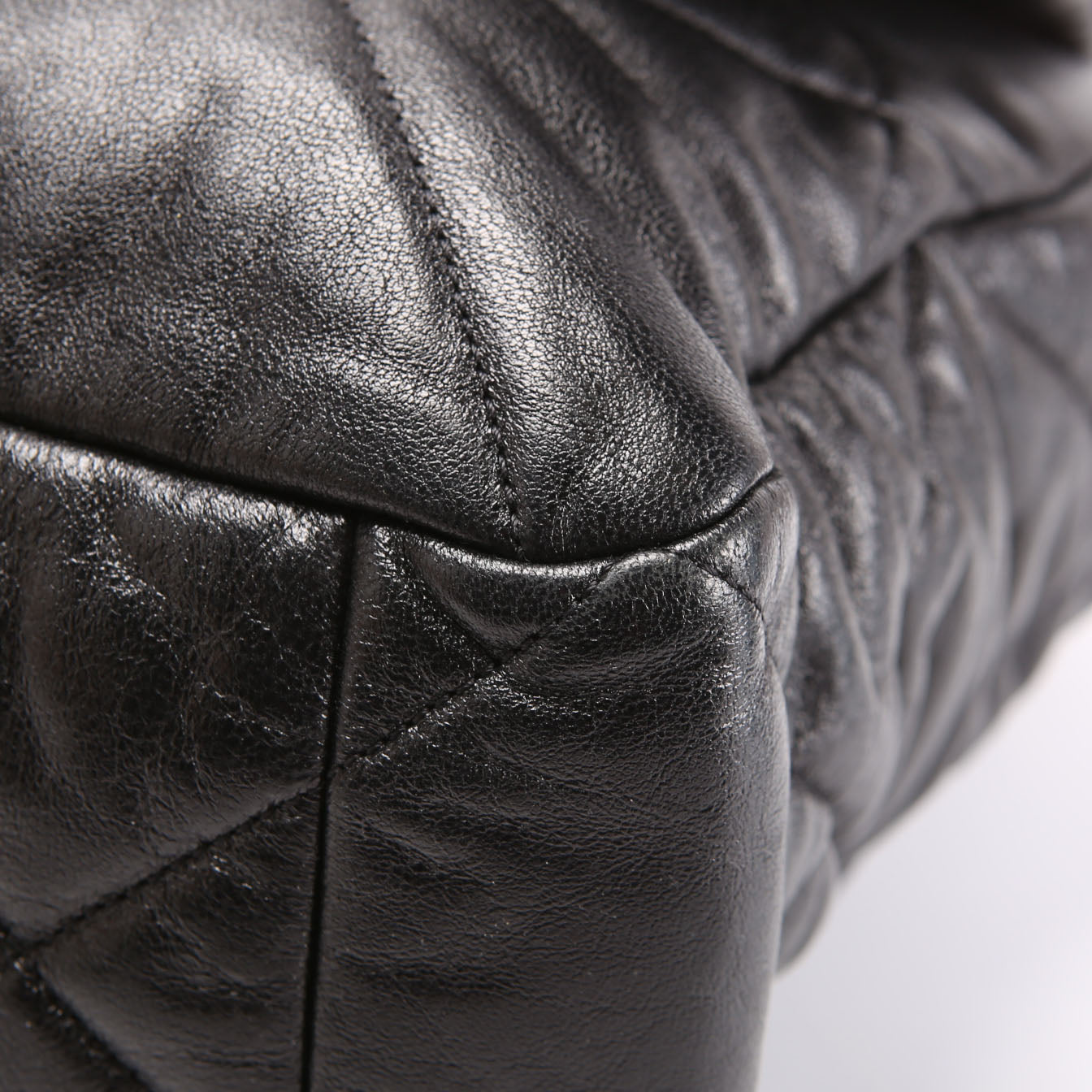 Quilted Goatskin 19 Maxi Flap 29M