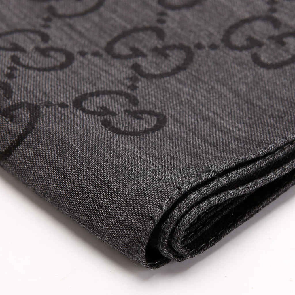 Gucci 165904 GG Jacquard Knit Scarf Grey