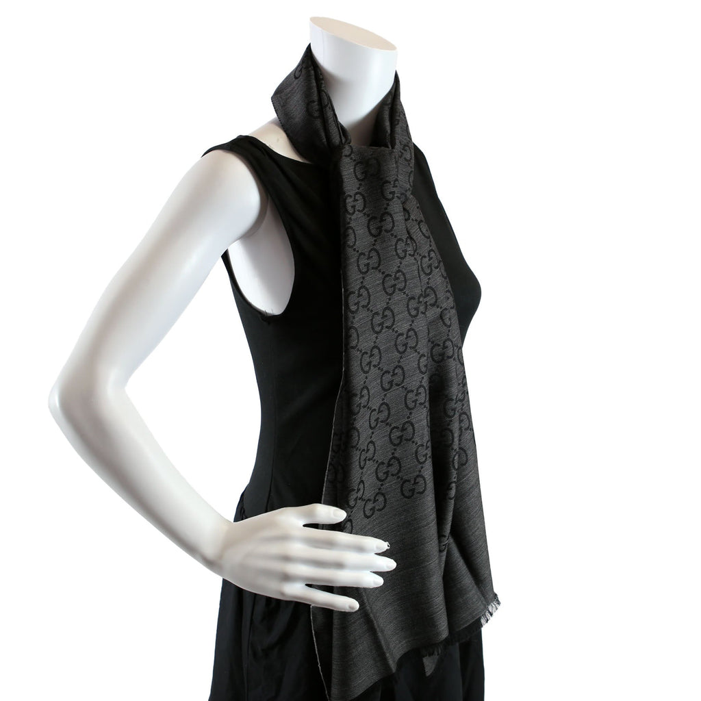 Gucci 165904 GG Jacquard Knit Scarf Grey