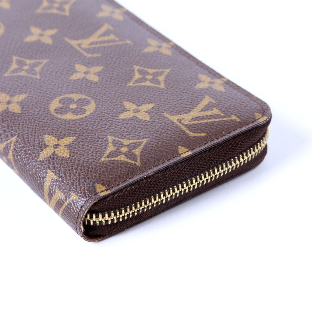 Zippy Wallet Monogram