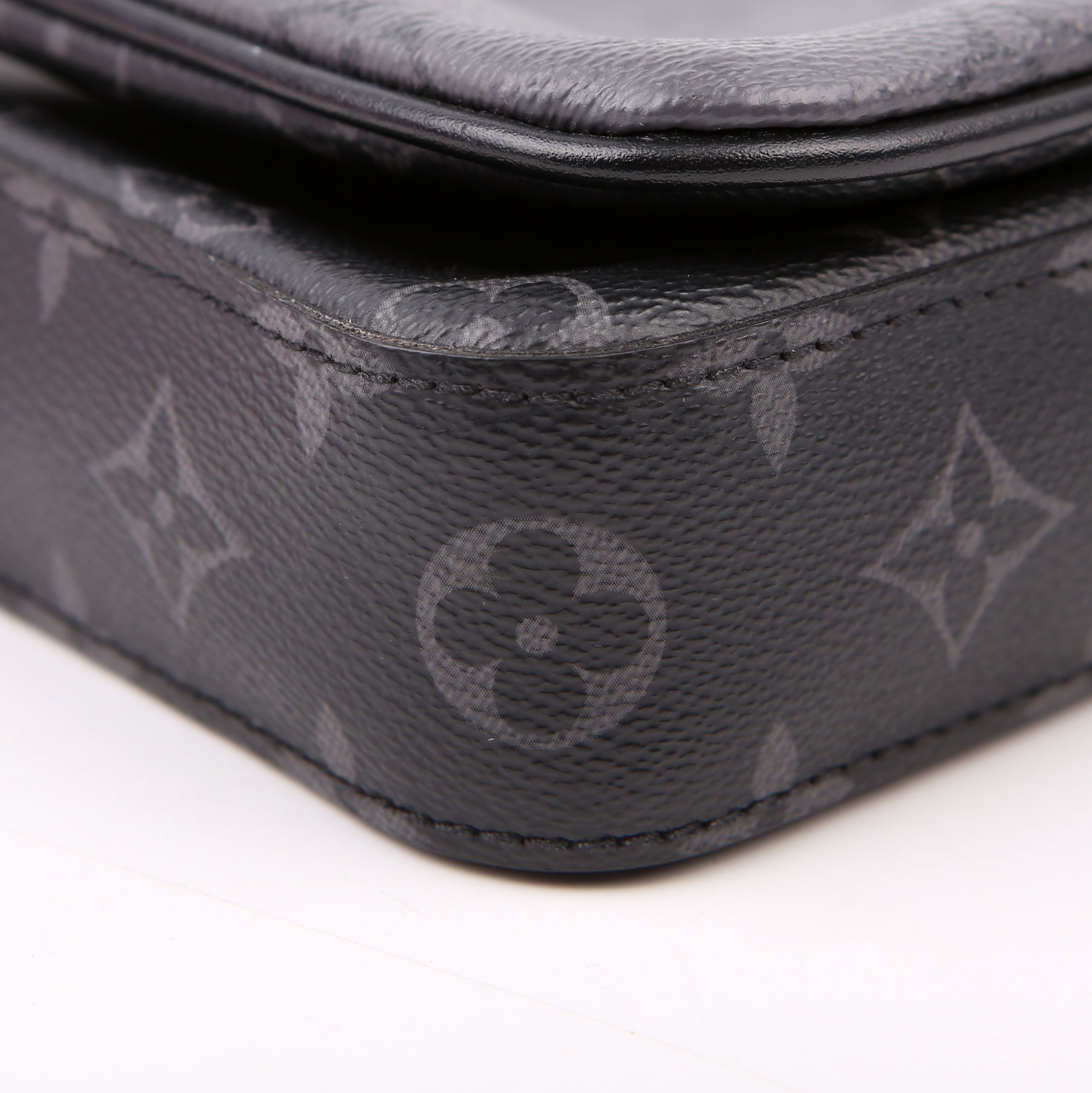 Trio Messenger Reverse Monogram Eclipse