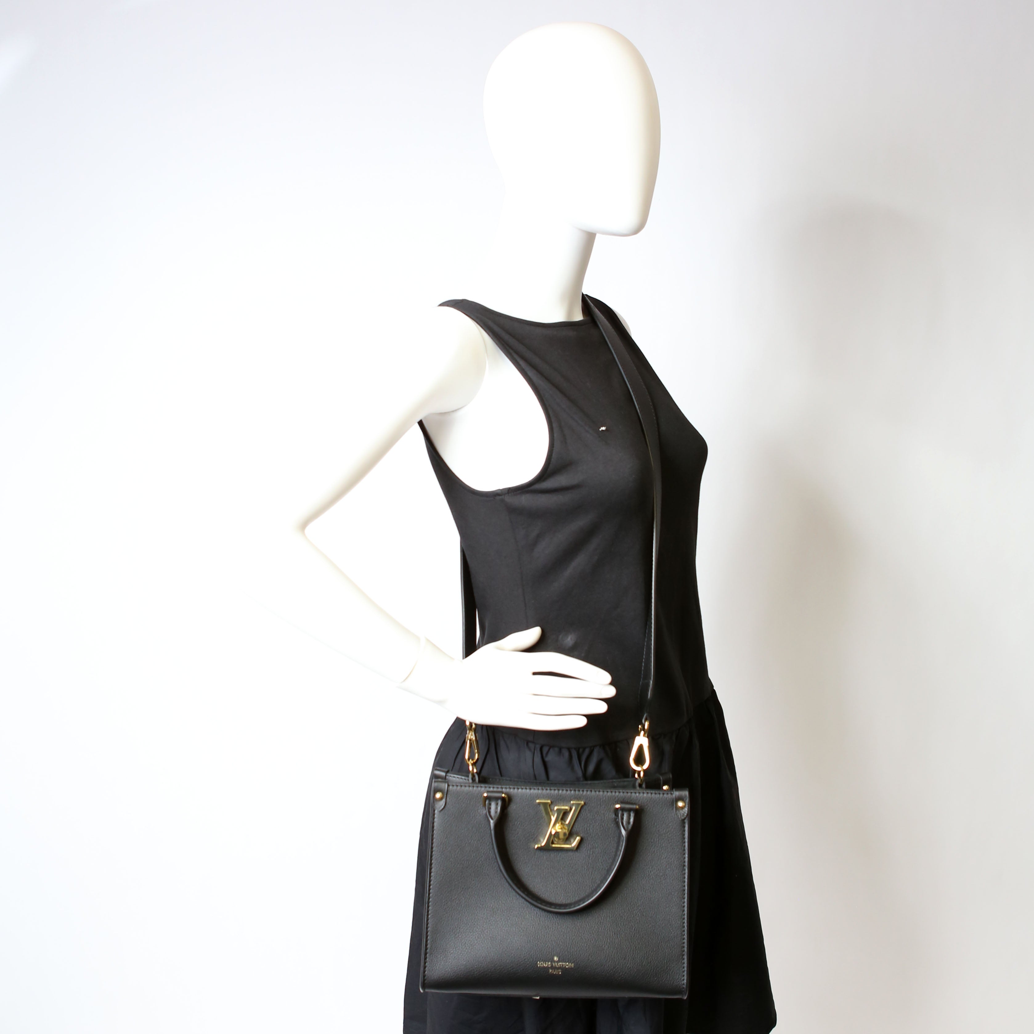 Lock & Go Tote Calfskin Black