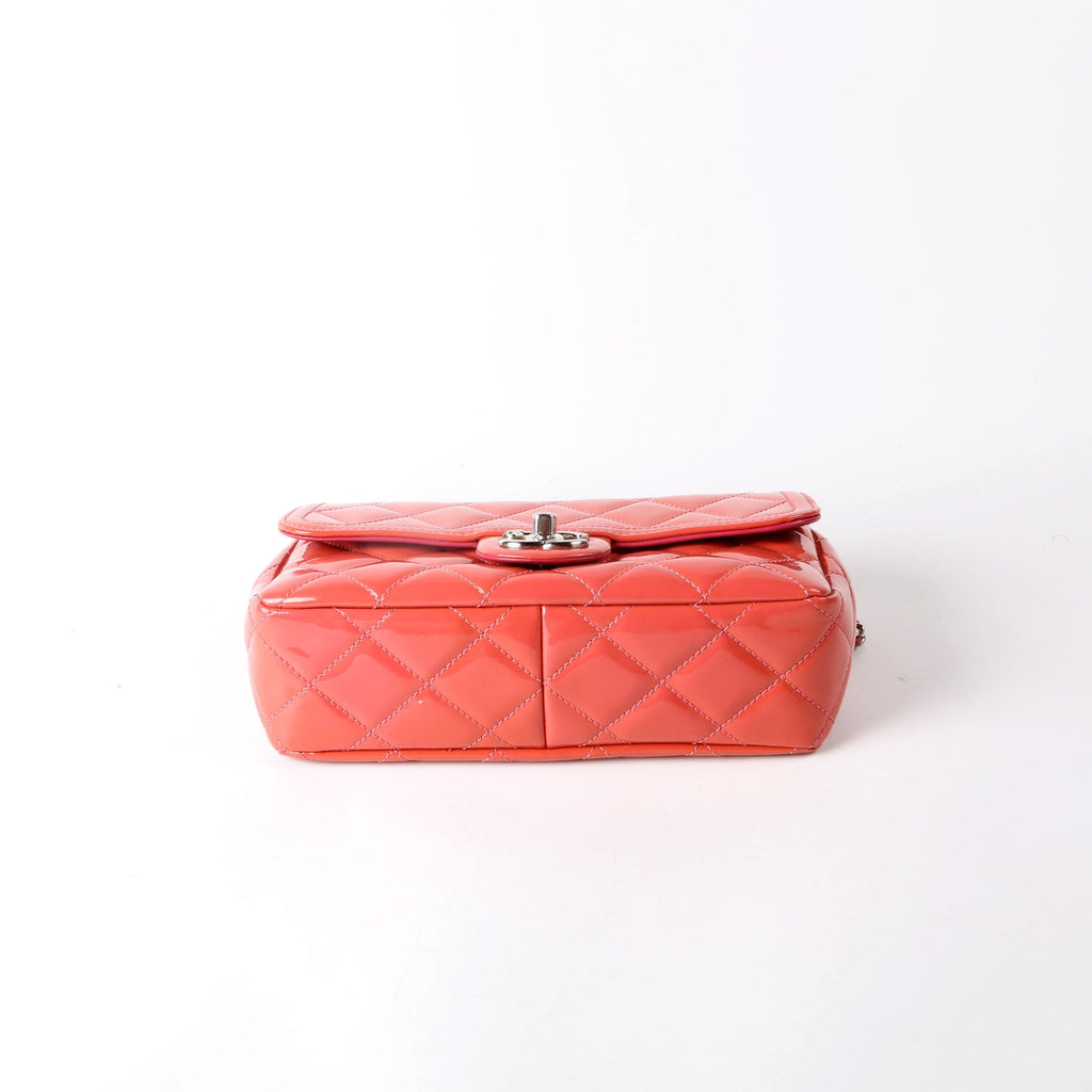 Classic Flap Mini Extra Patent 20M Pink