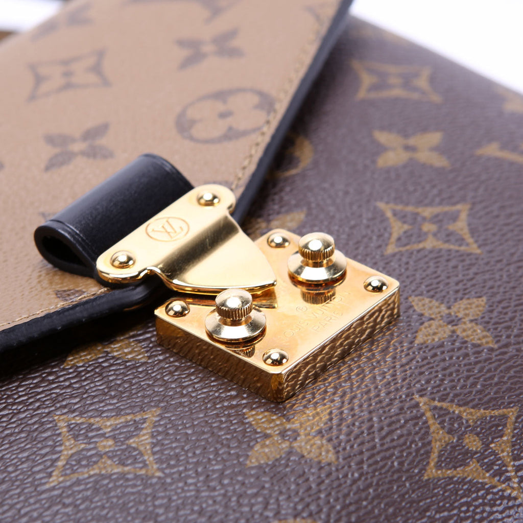 Pochette Metis Reverse Monogram