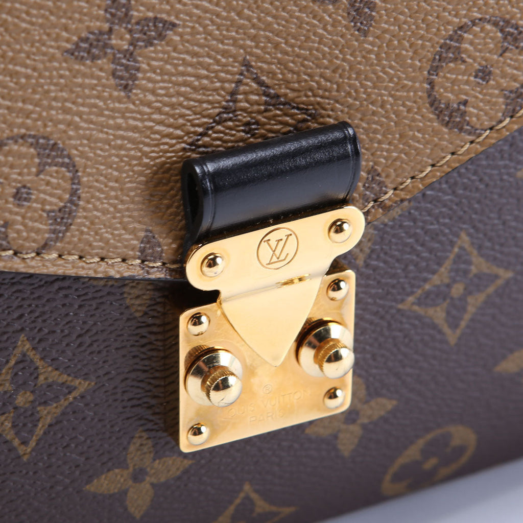 Pochette Metis Reverse Monogram