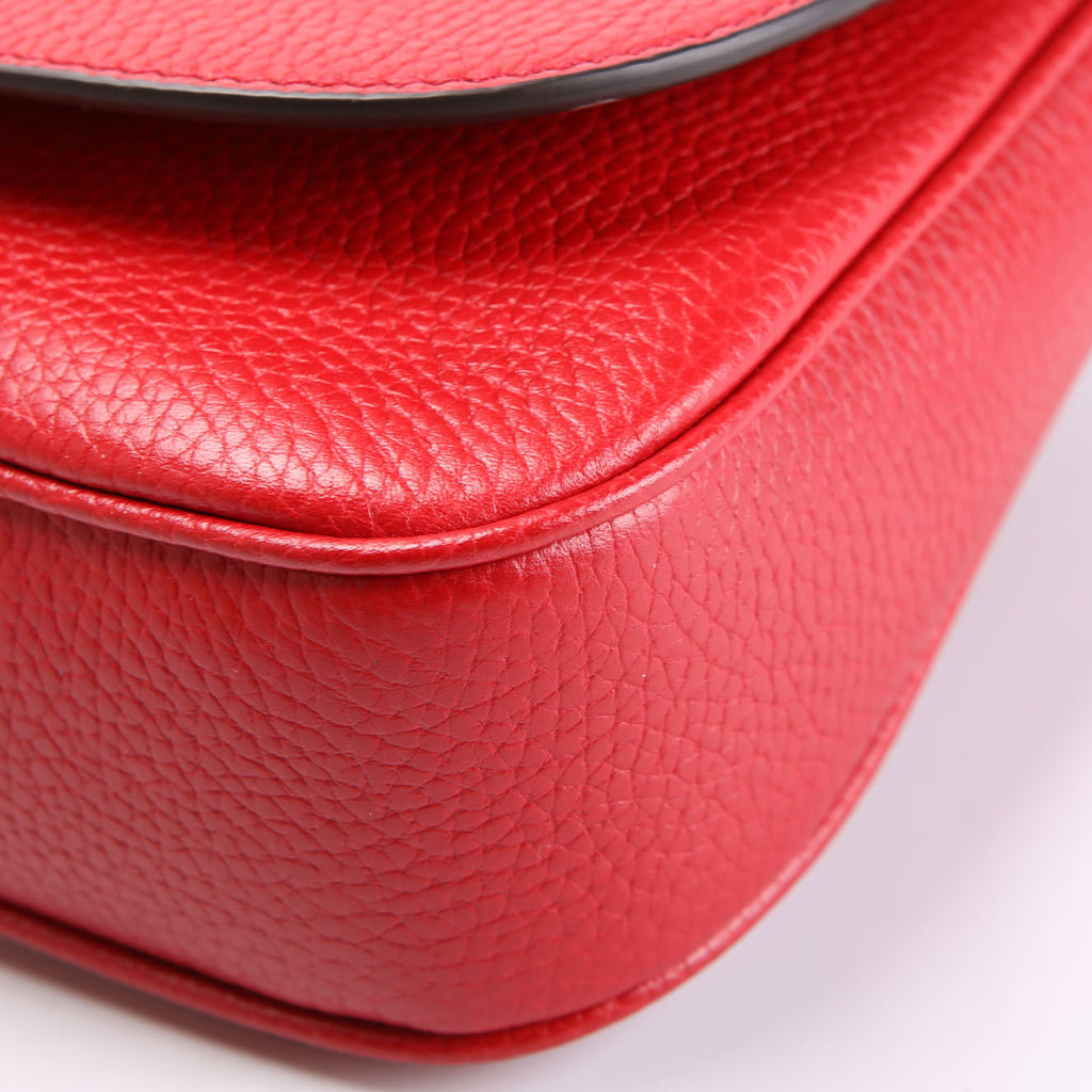 536224 Soho Chain Tassel Flap Red